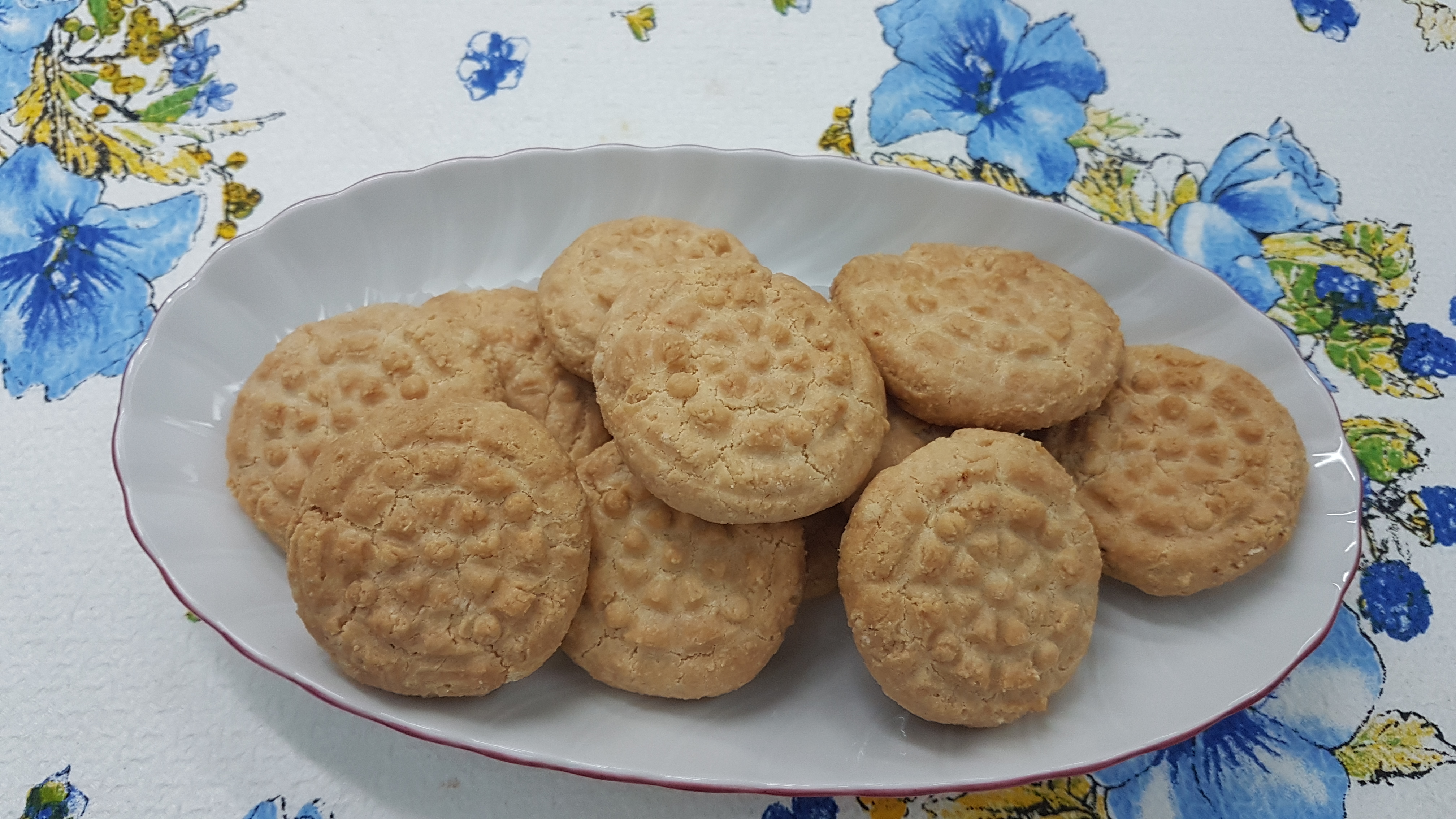 Biscotti con farina di mandorle senza zucchero ( ideale in un programma di dieta )