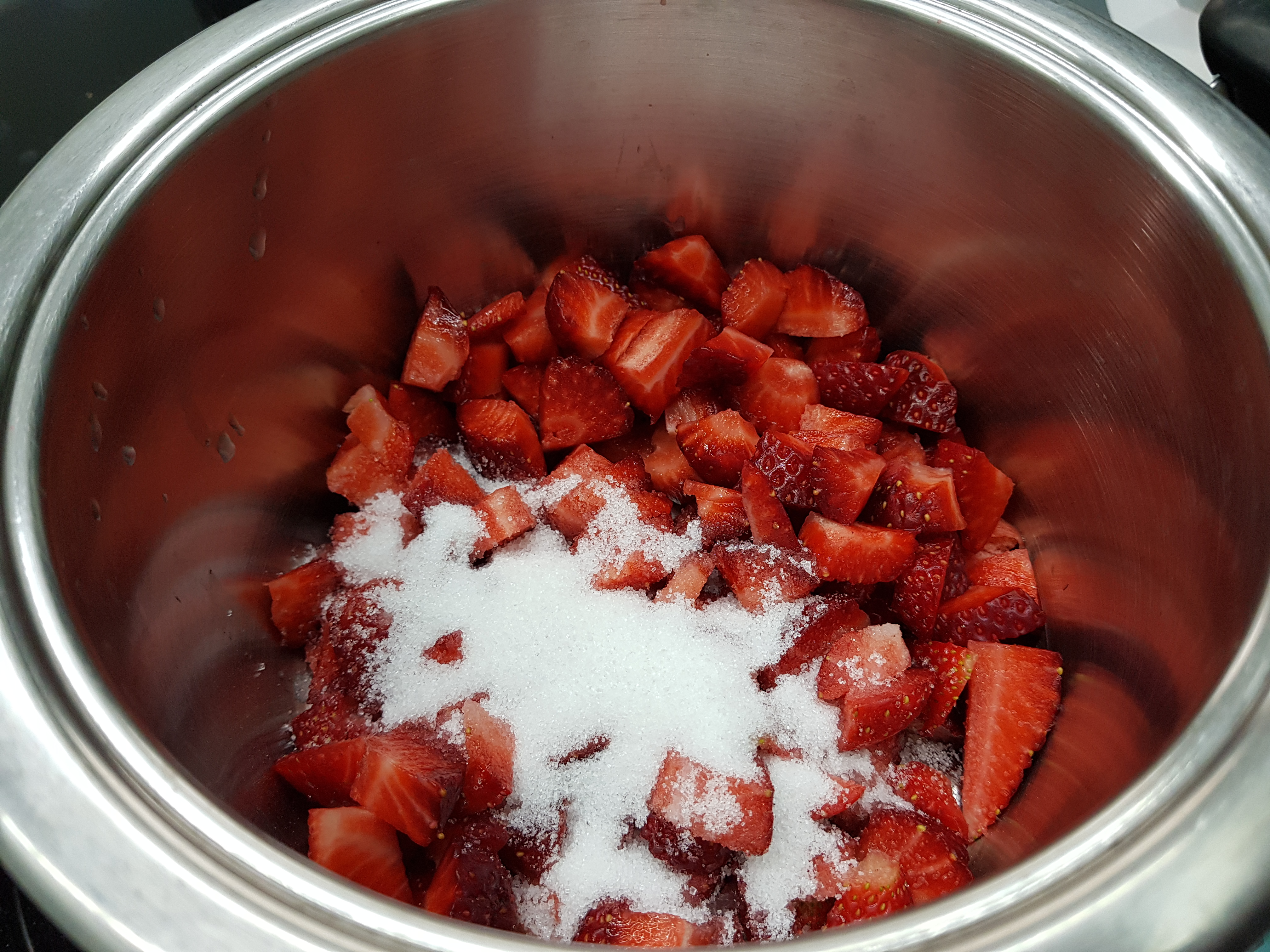 Bomboloni con farcia di fragole