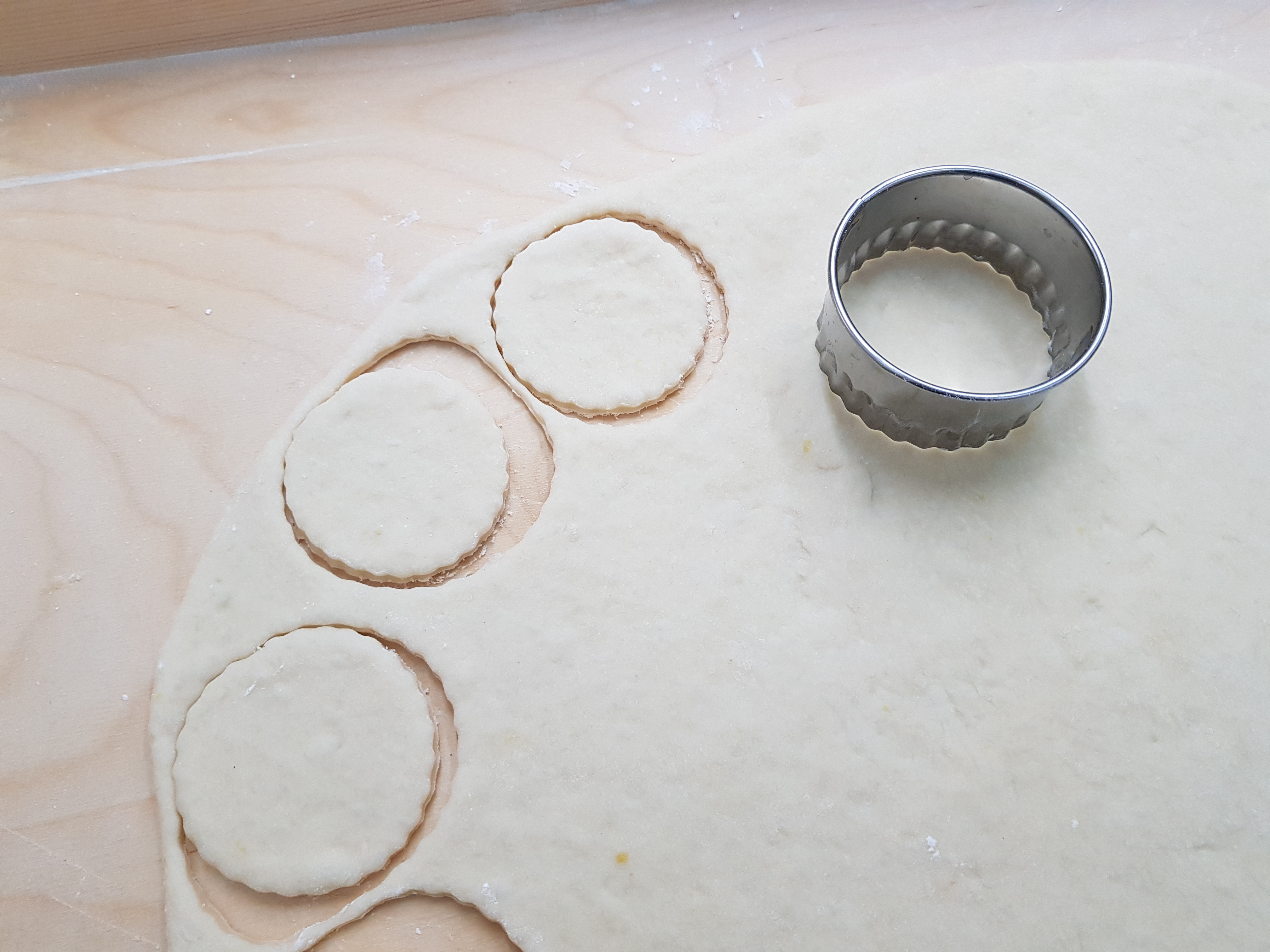 Bomboloni con farcia di fragole