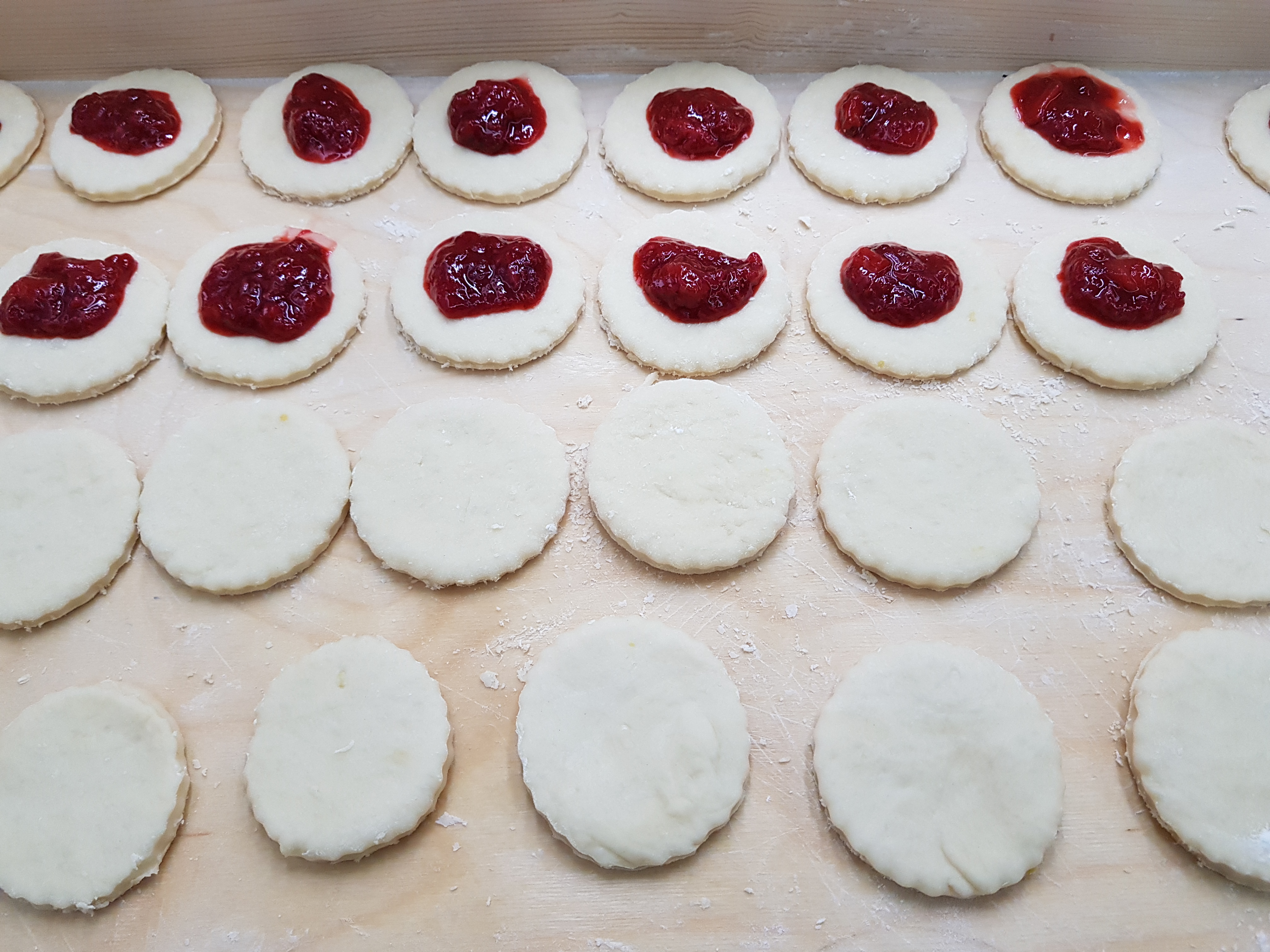 Bomboloni con farcia di fragole