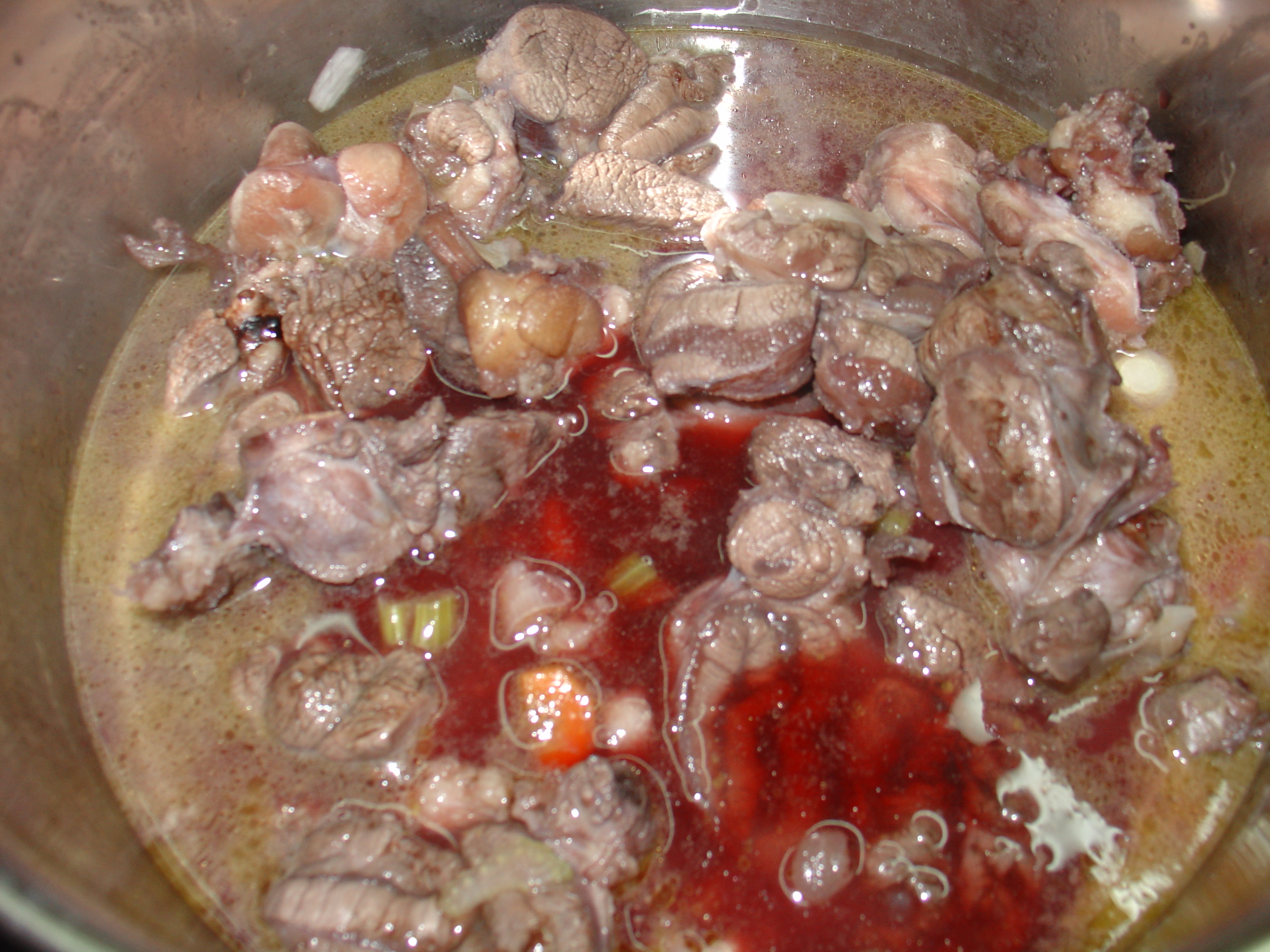 Brasato di carne marinata ( con vino rosso di Troia )
