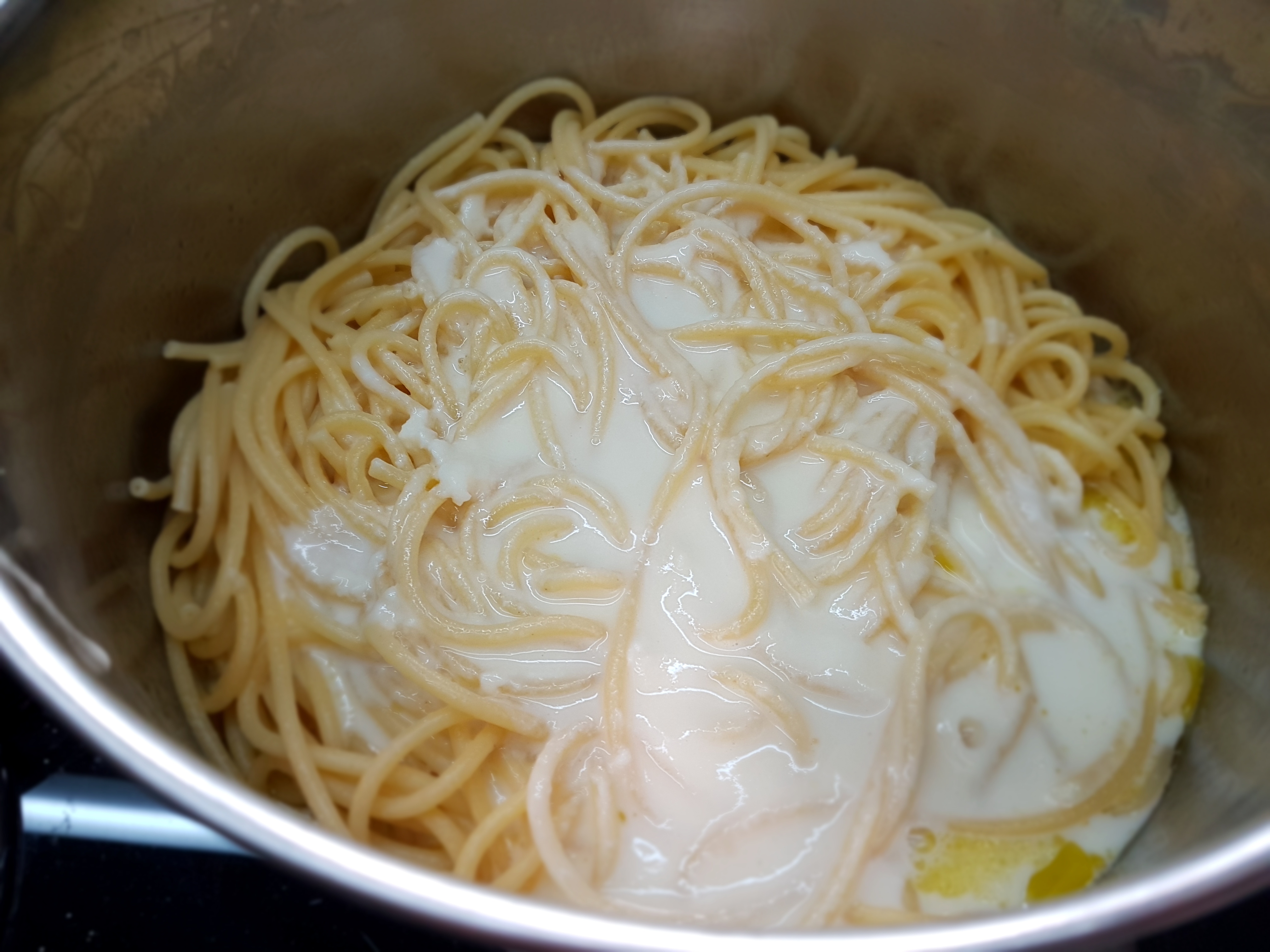 Bucatini cacio e pepe