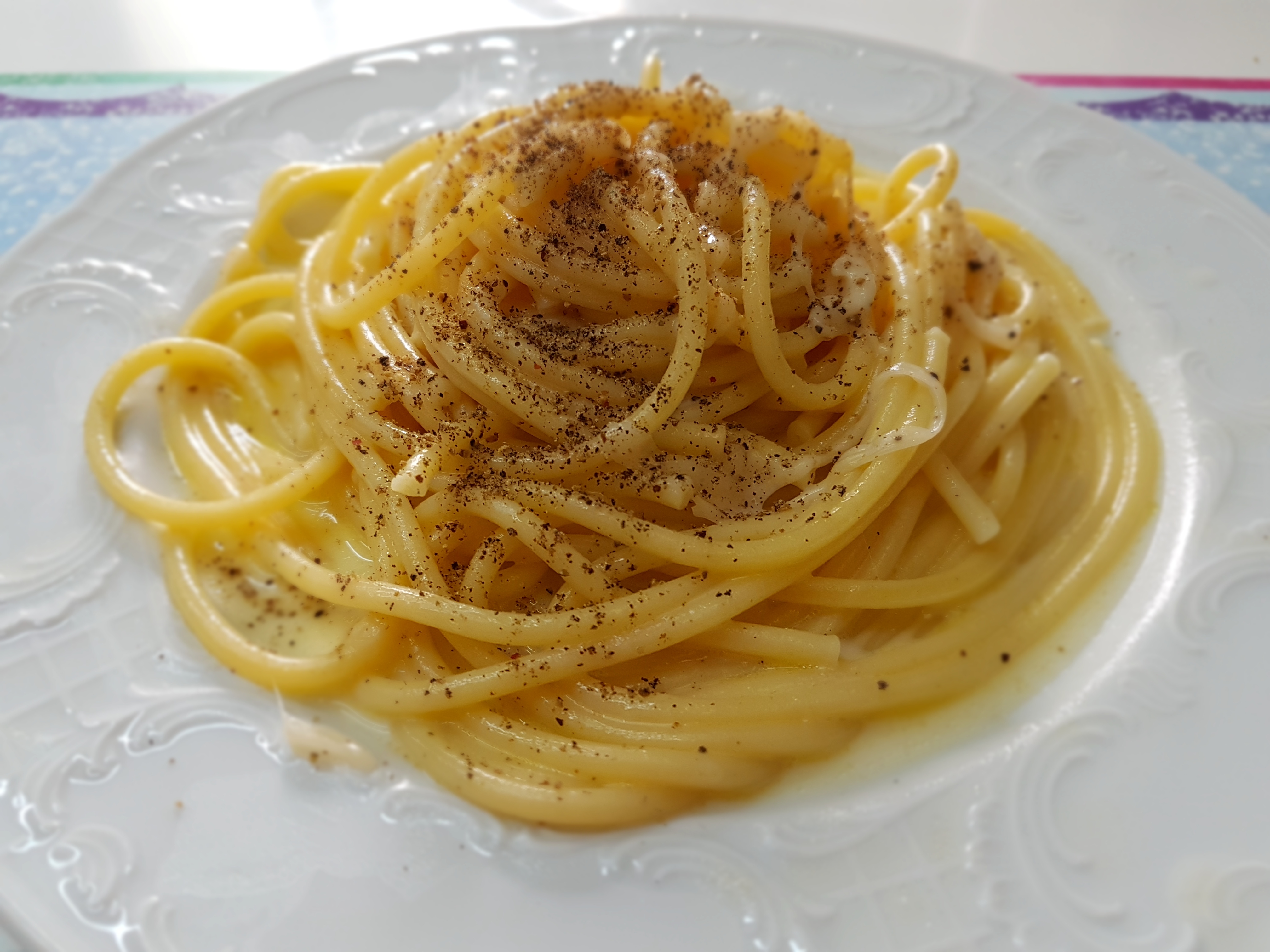 Bucatini cacio e pepe
