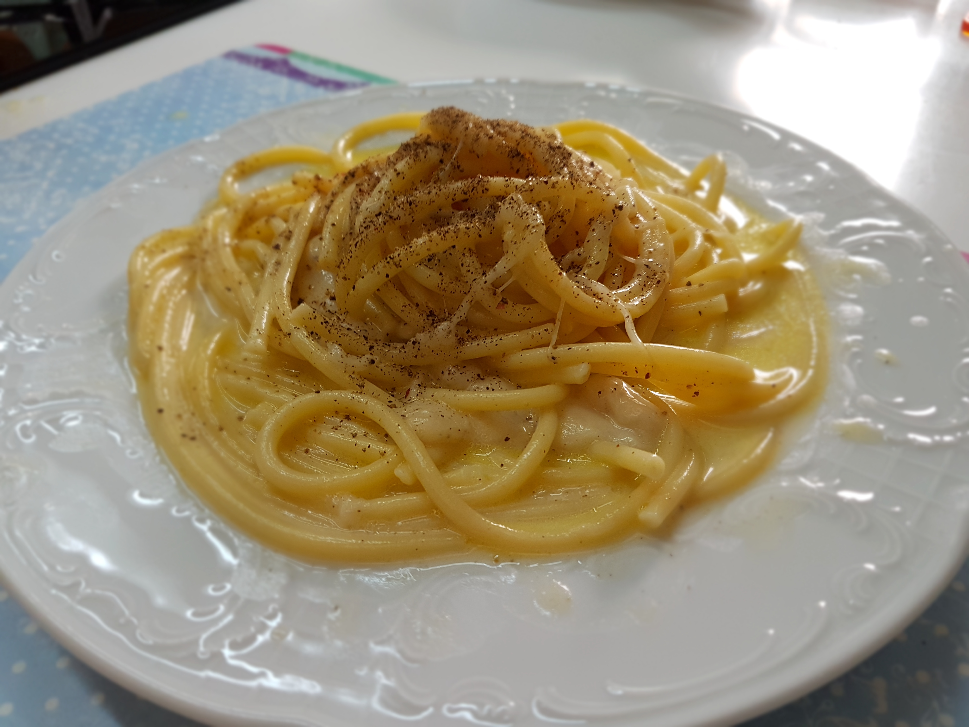 Bucatini cacio e pepe