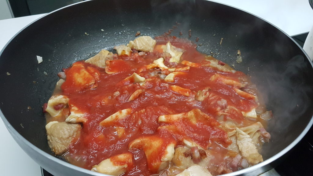 Bucatini con funghi e limoncello