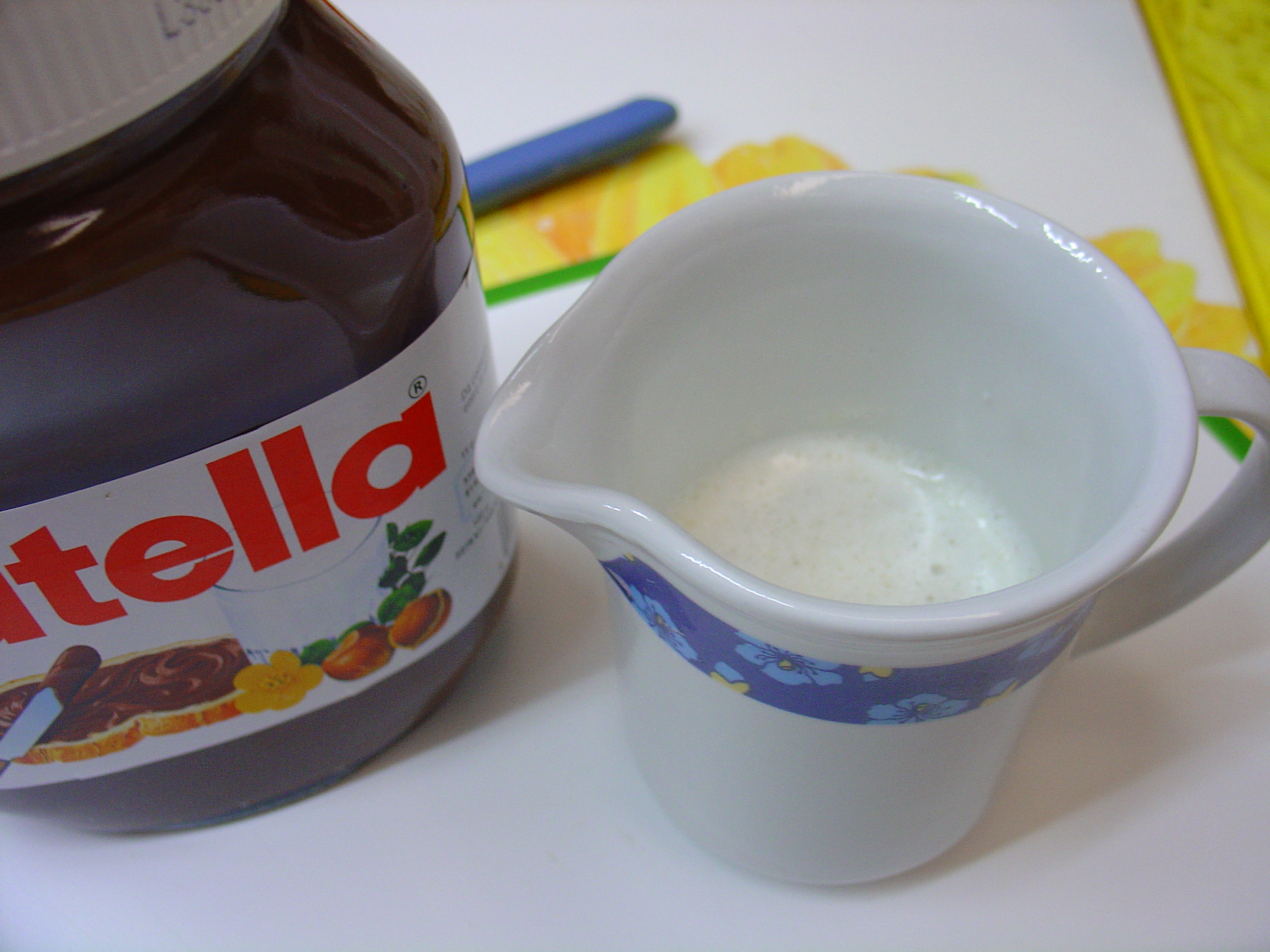 Cheesecake geleè al cioccolato con mousse di fragole e cuore di arancia