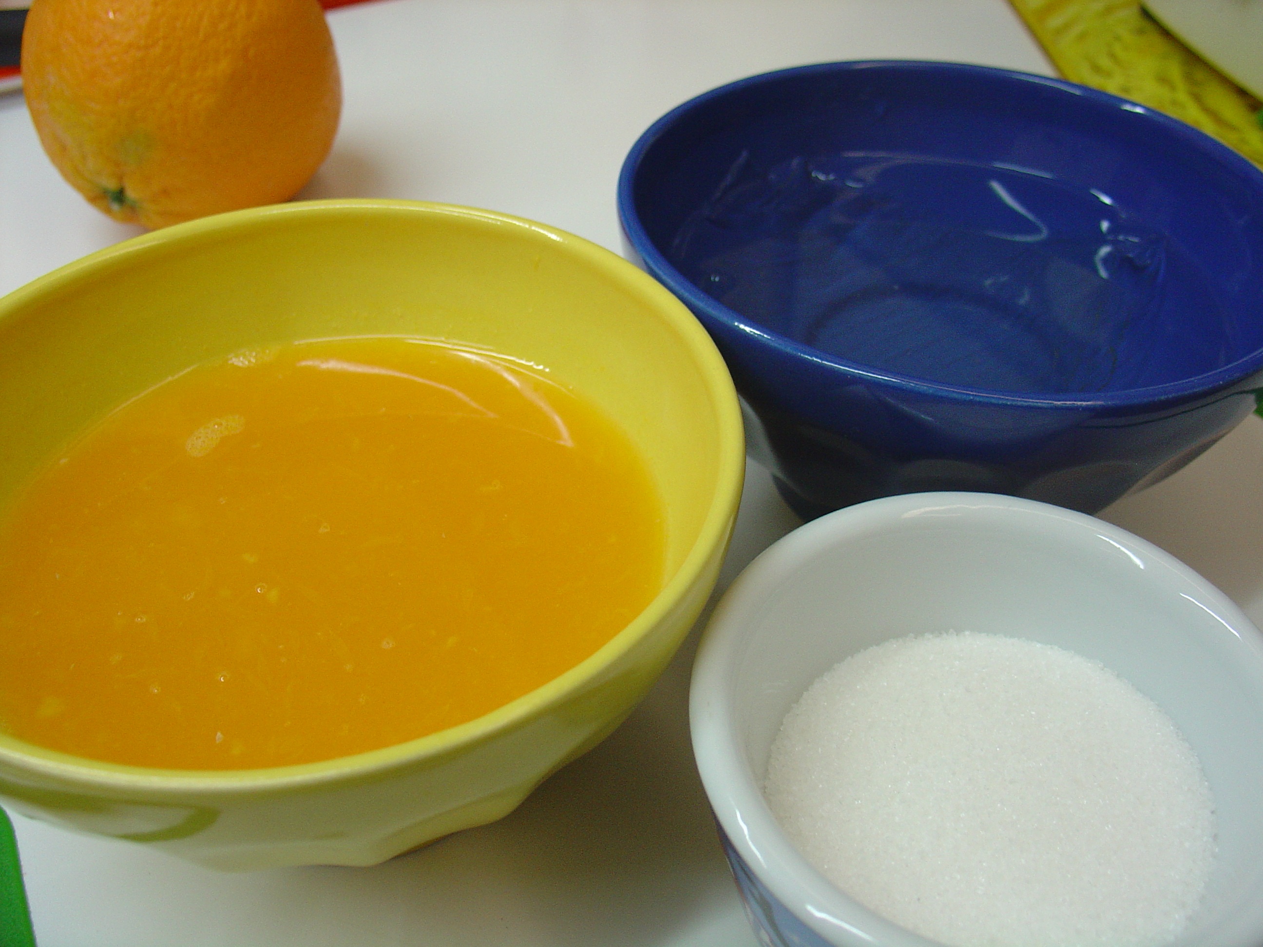 Cheesecake geleè al cioccolato con mousse di fragole e cuore di arancia