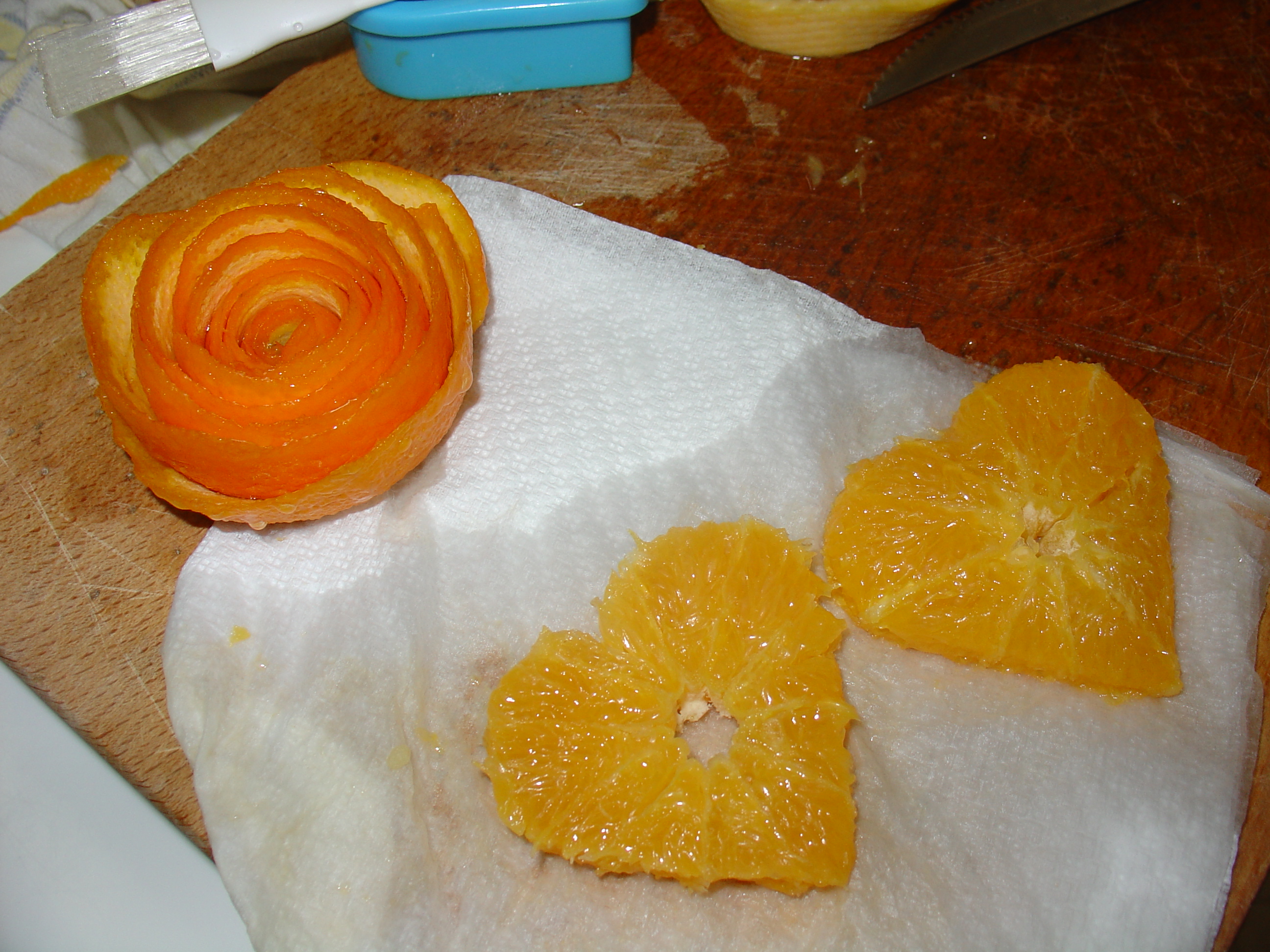 Cheesecake geleè al cioccolato con mousse di fragole e cuore di arancia