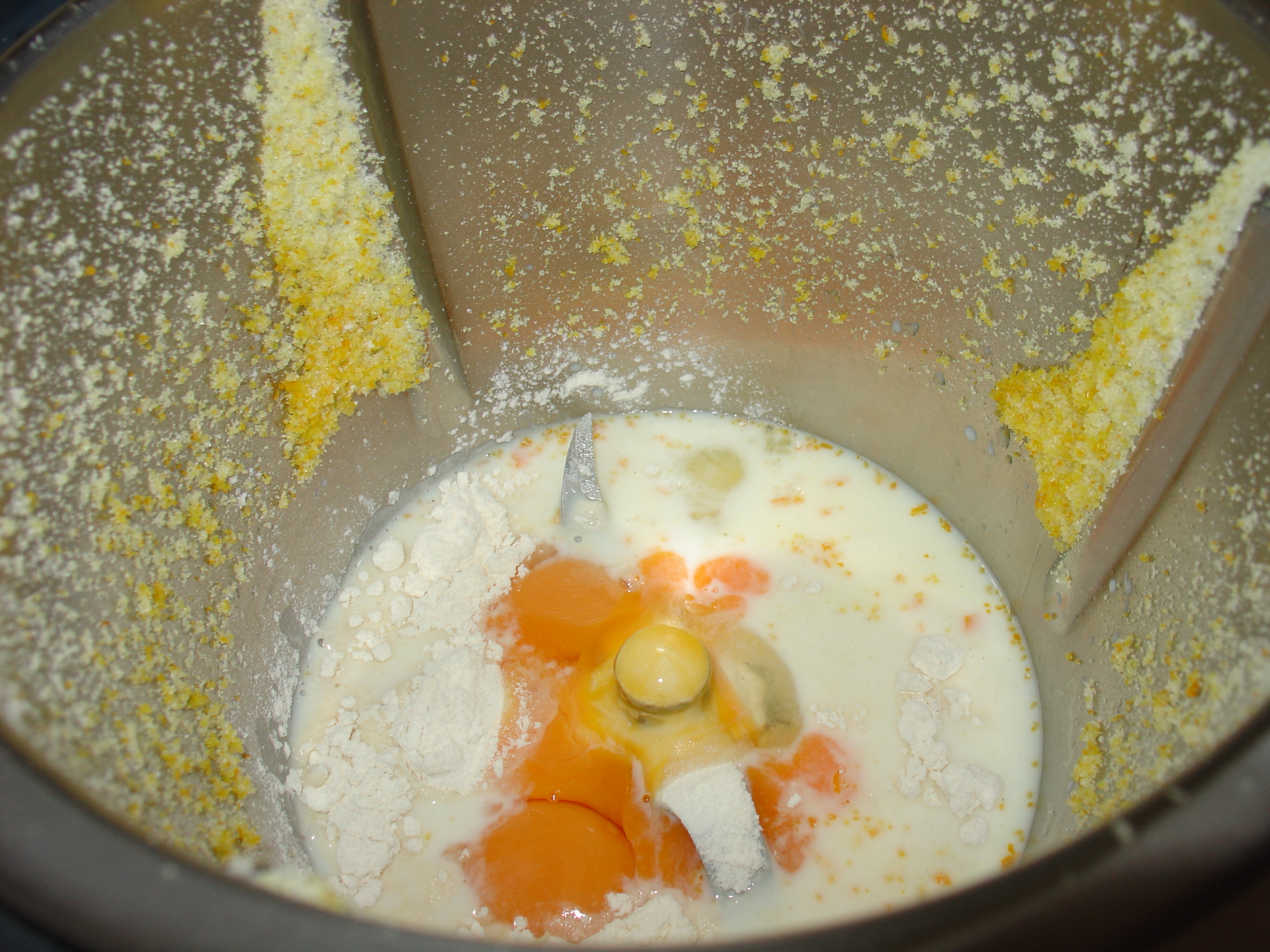 Crostata di frutta con frolla e pan di Spagna