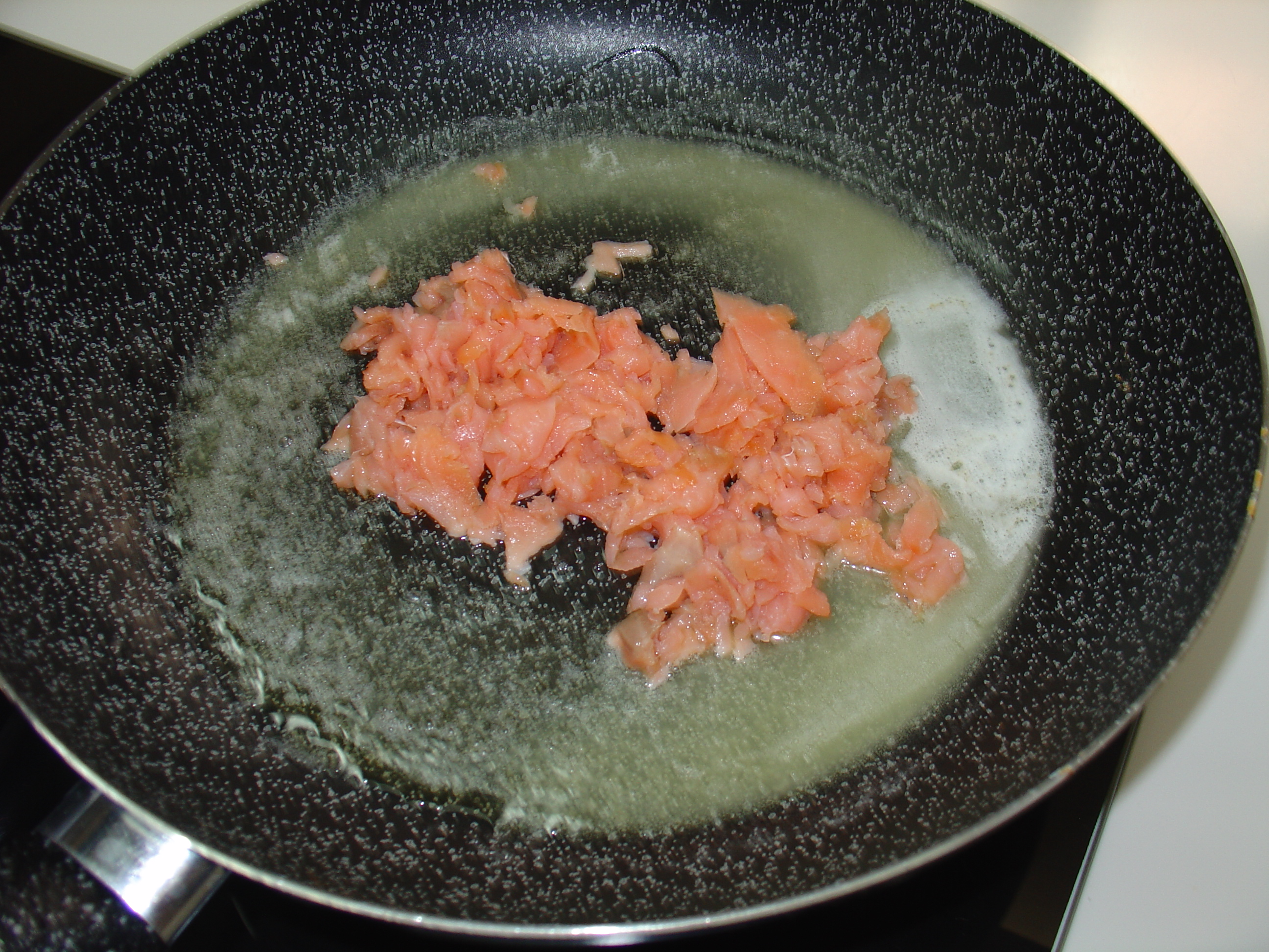 Farfalle al salmone con uova di Capelin