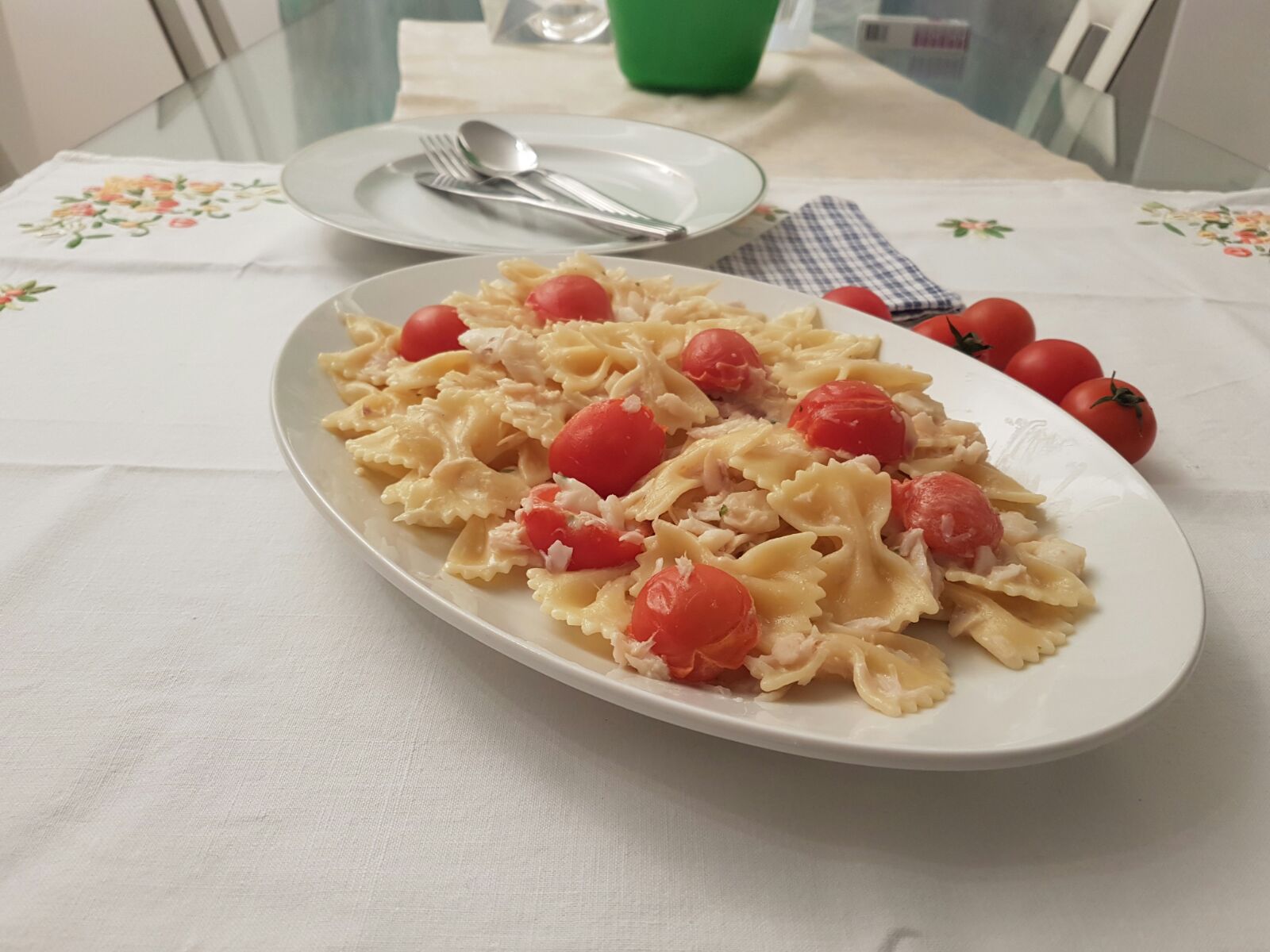 Farfalle con baccalà e formaggio
