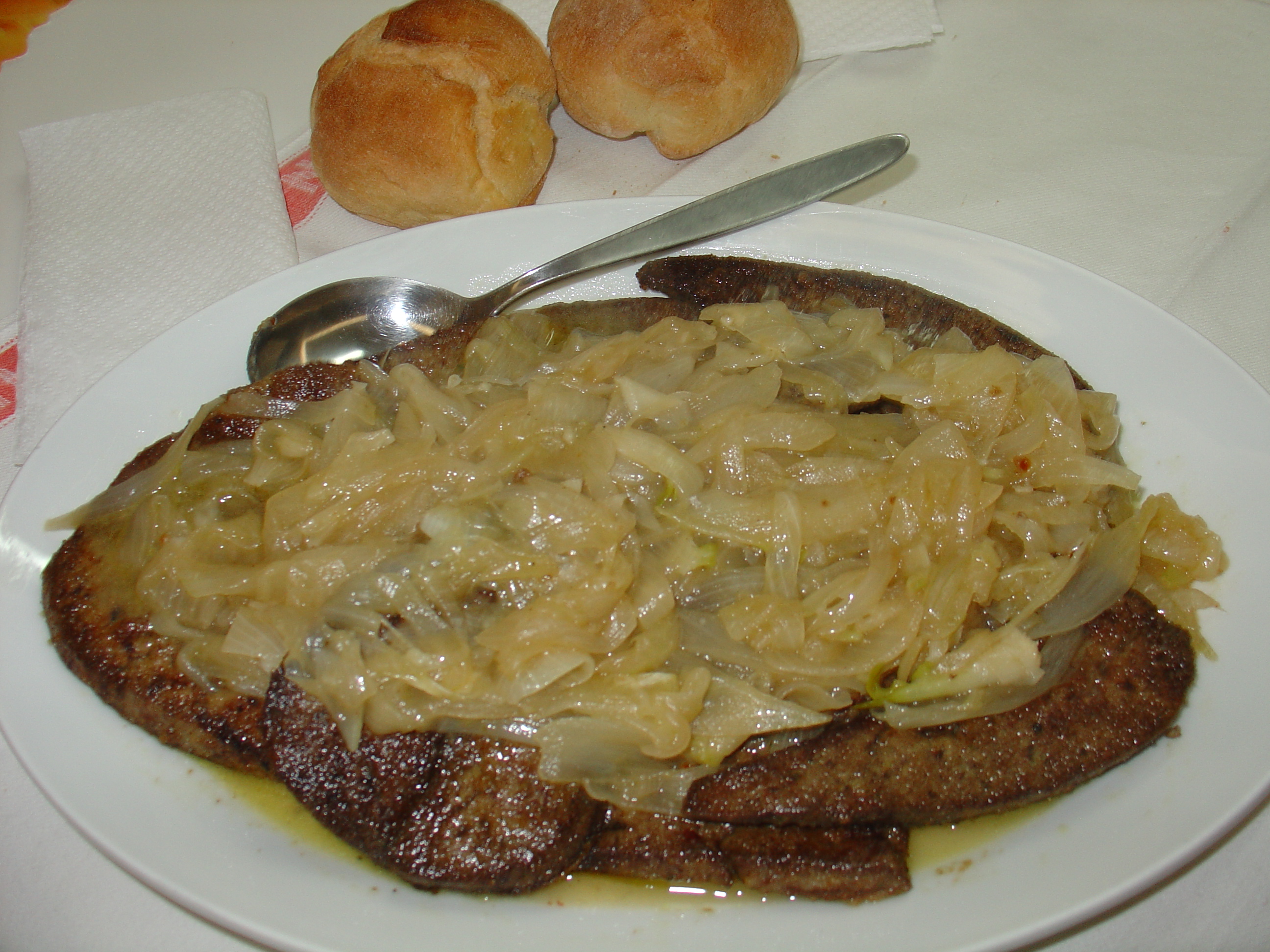Fegato panato con cipolle