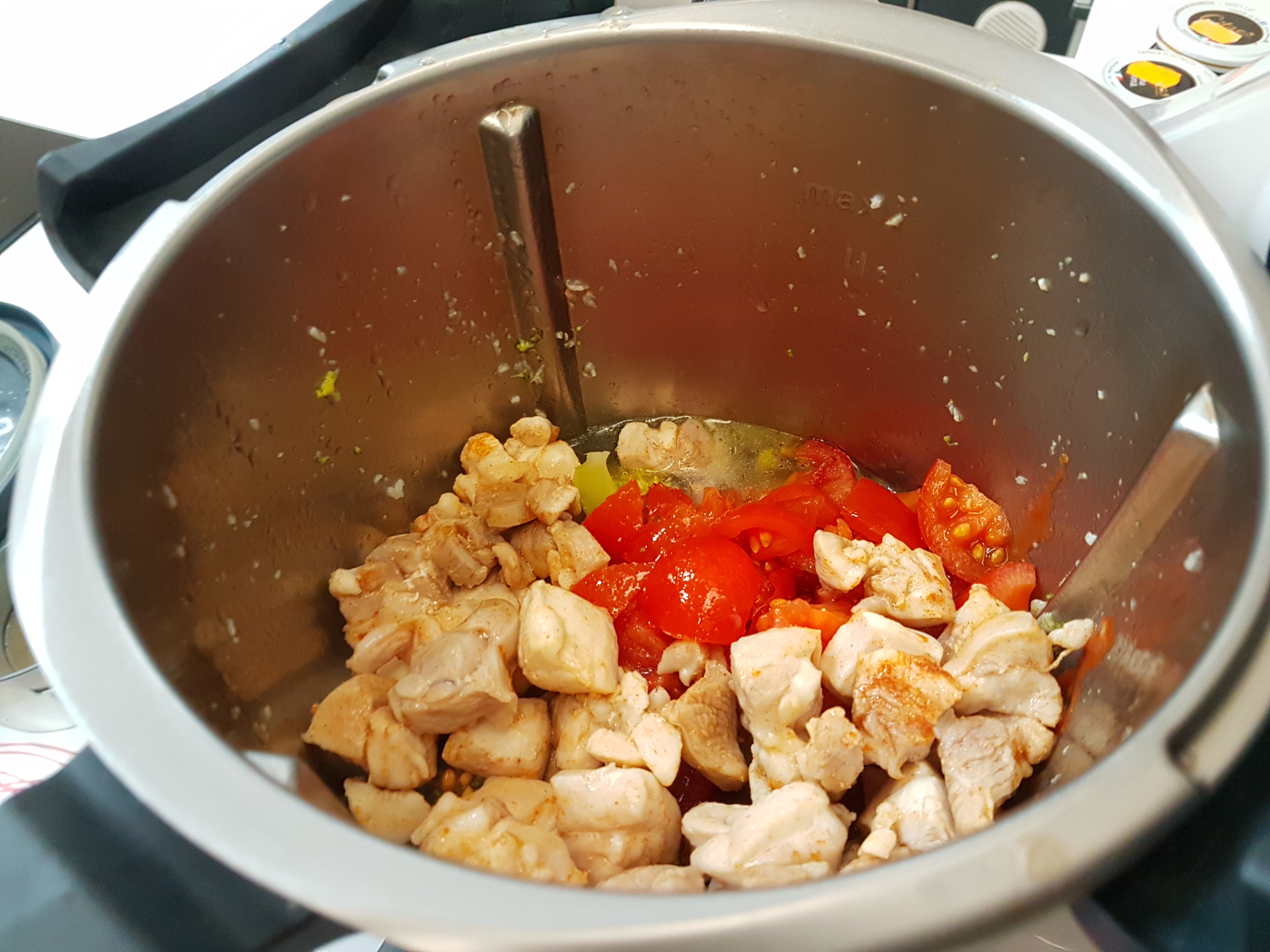 Fusilloni al bronzo con broccoli e bocconcini di pollo