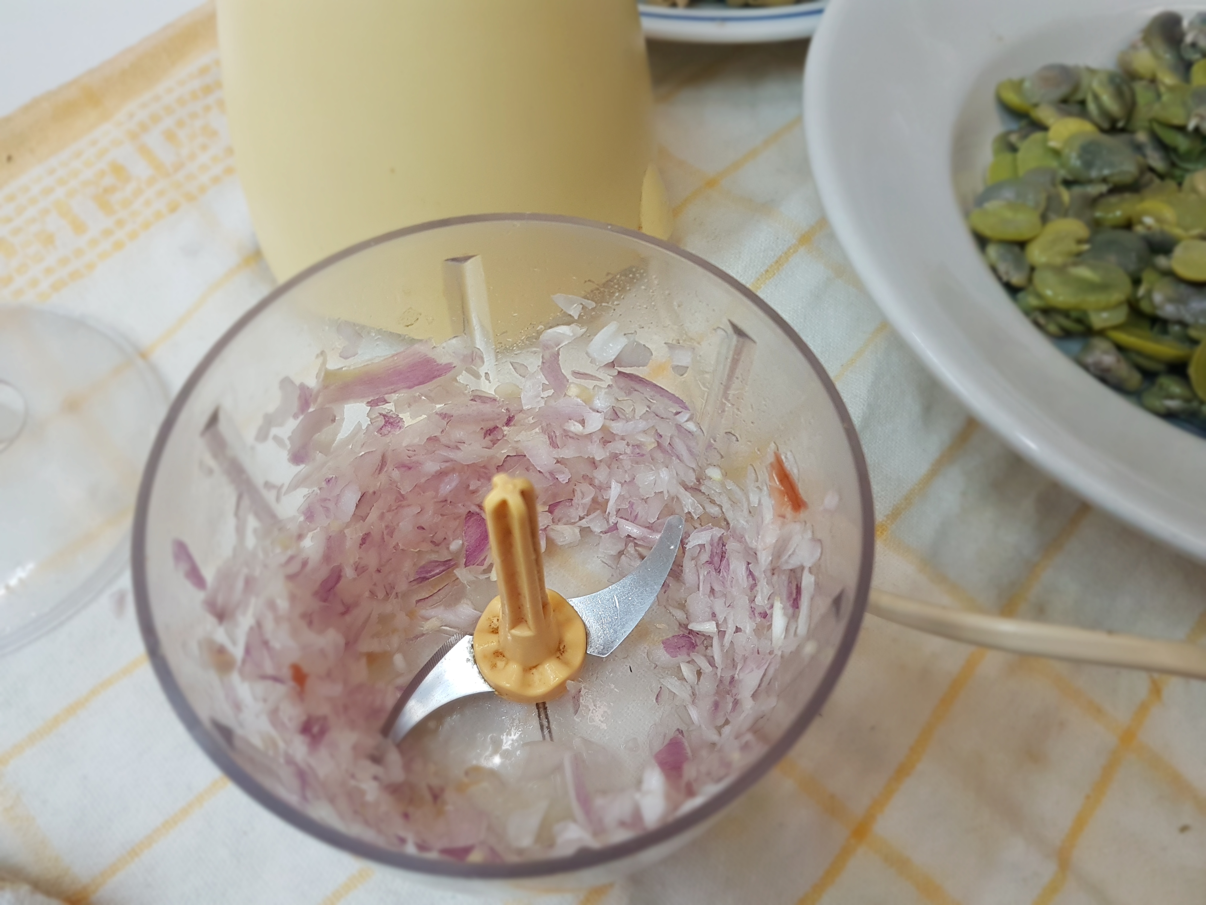 Garganelli con favetta e gamberetti