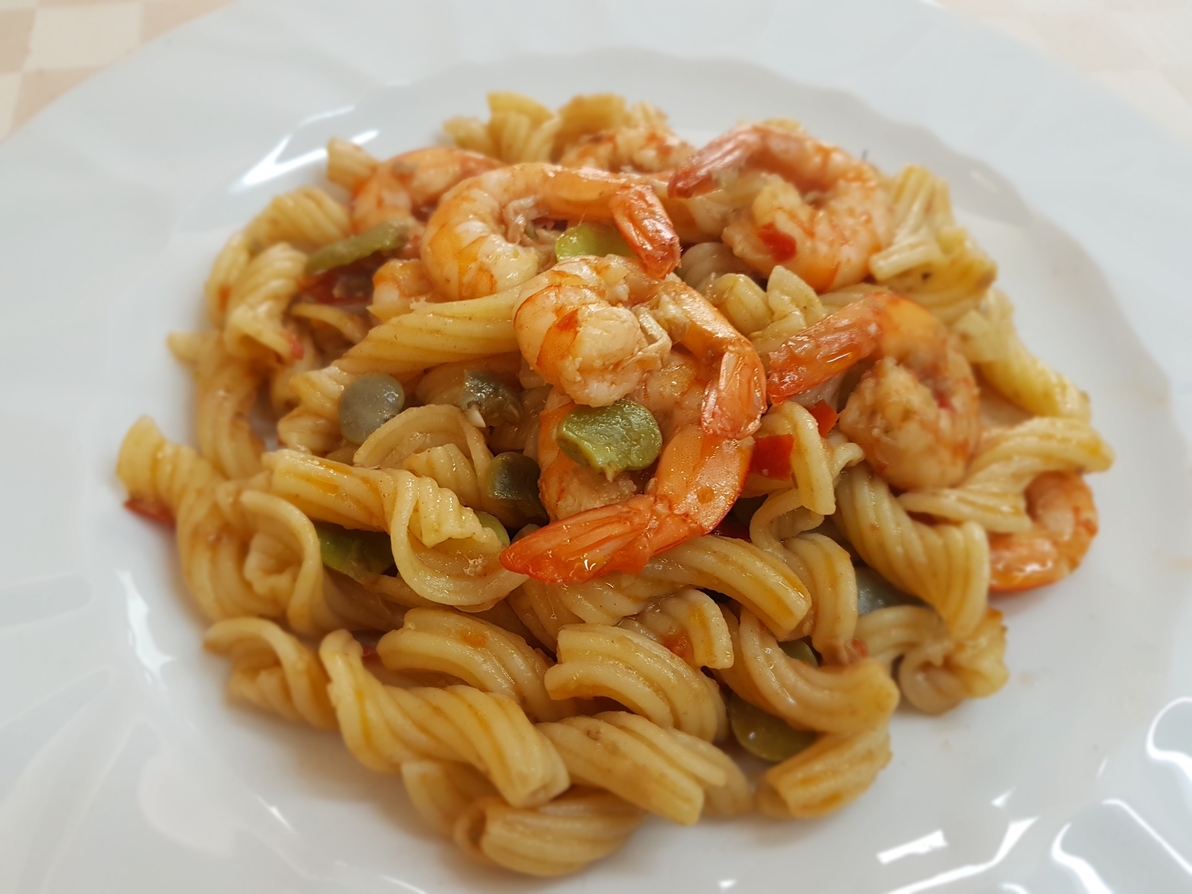 Garganelli con favetta e gamberetti
