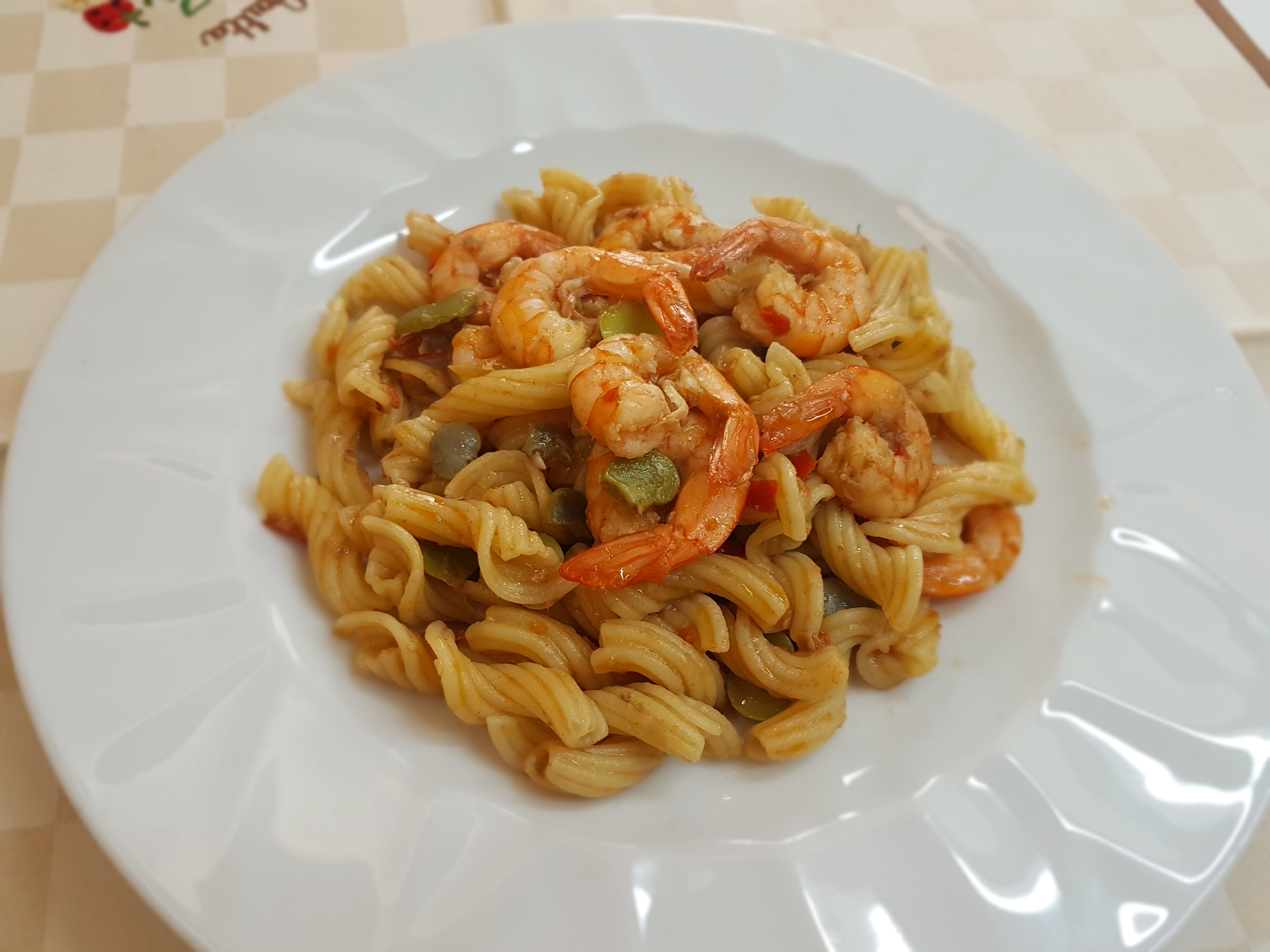 Garganelli con favetta e gamberetti