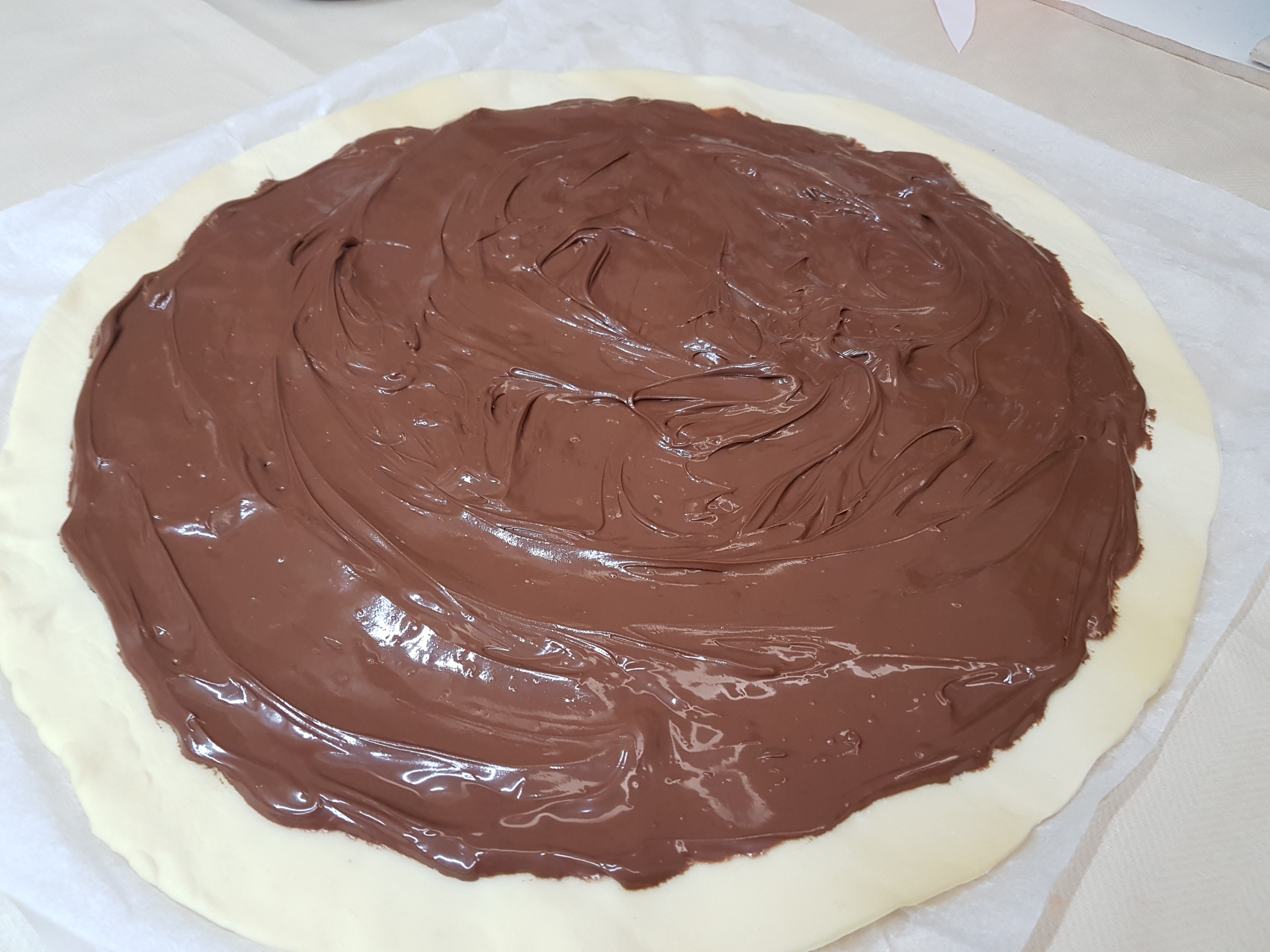 Girasole di pasta sfoglia con nutella