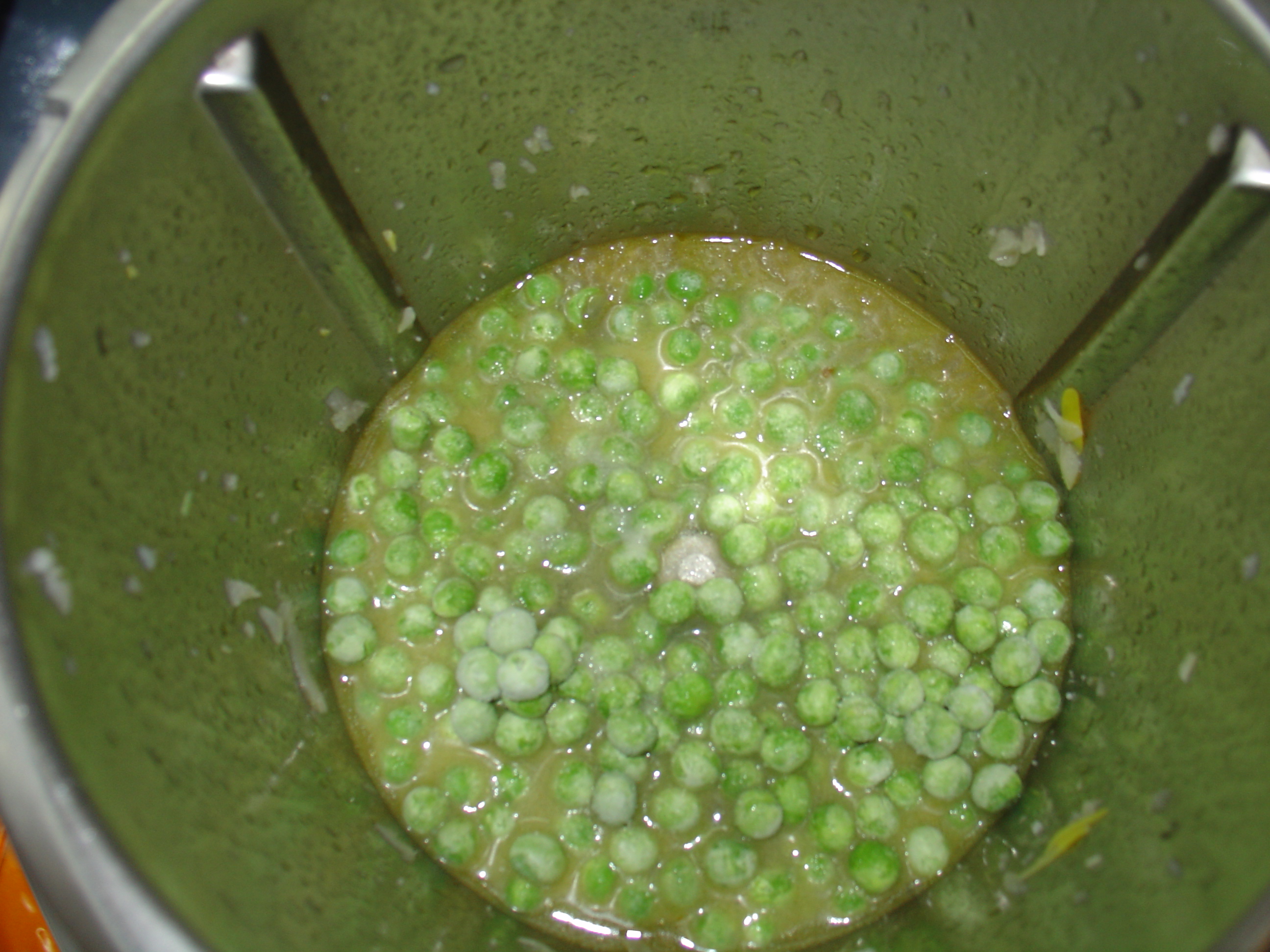 Gnocchi su vellutata di piselli