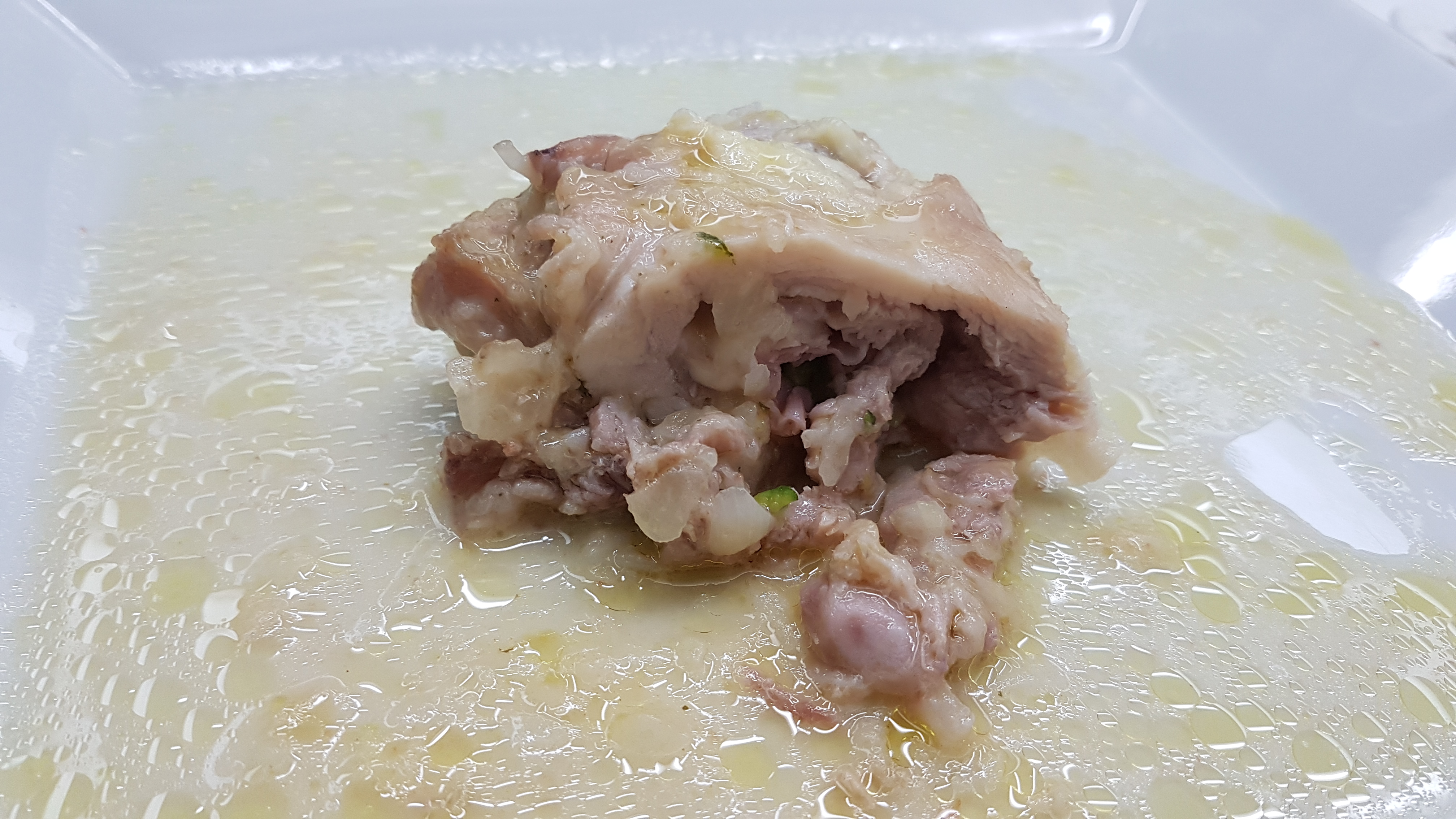 Involtini di pollo farciti con prosciutto e zucchine