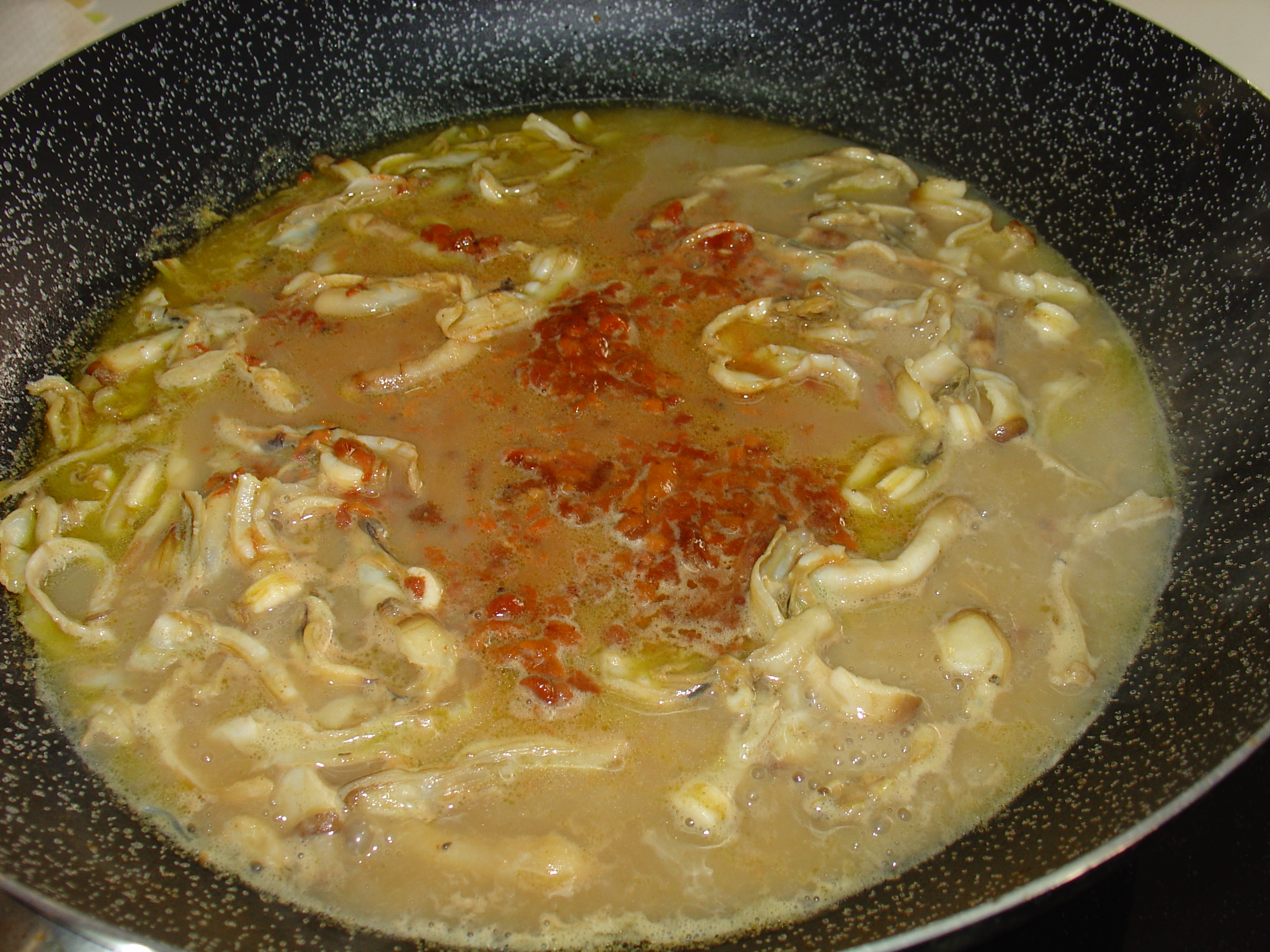 Linguine con ricci di mare e cannolicchi