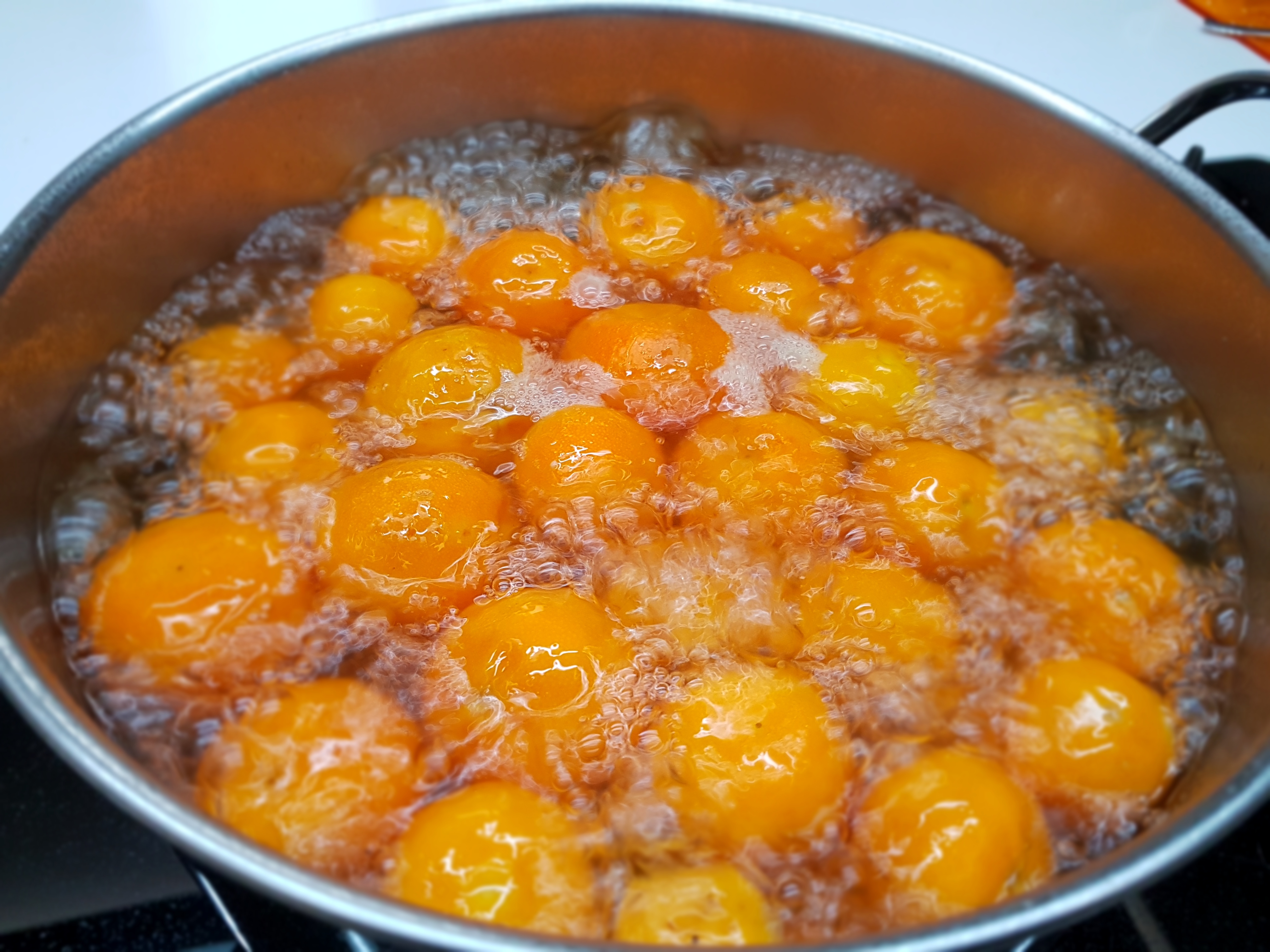 Marmellata di clementine con buccia