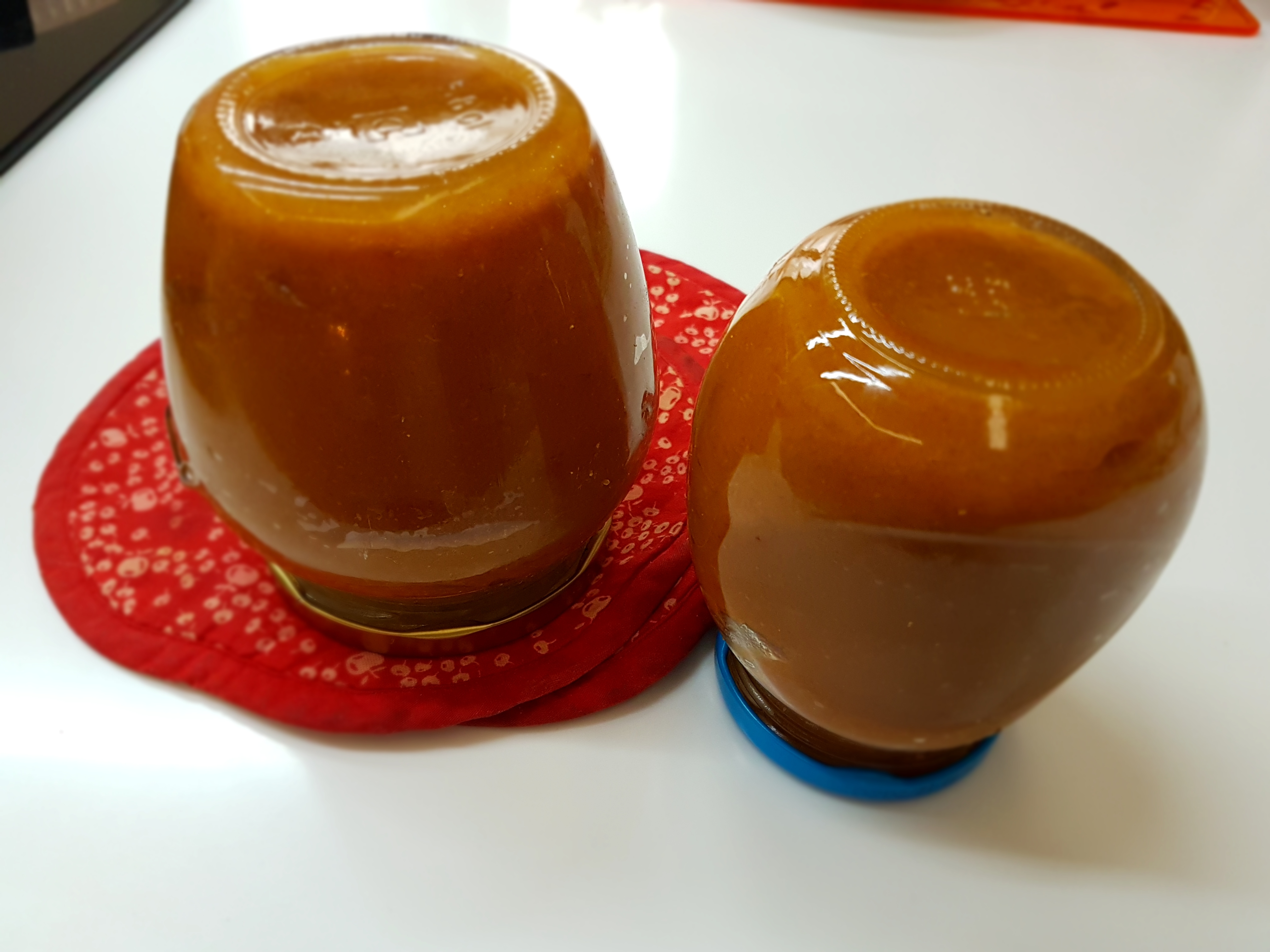 Marmellata di clementine con buccia