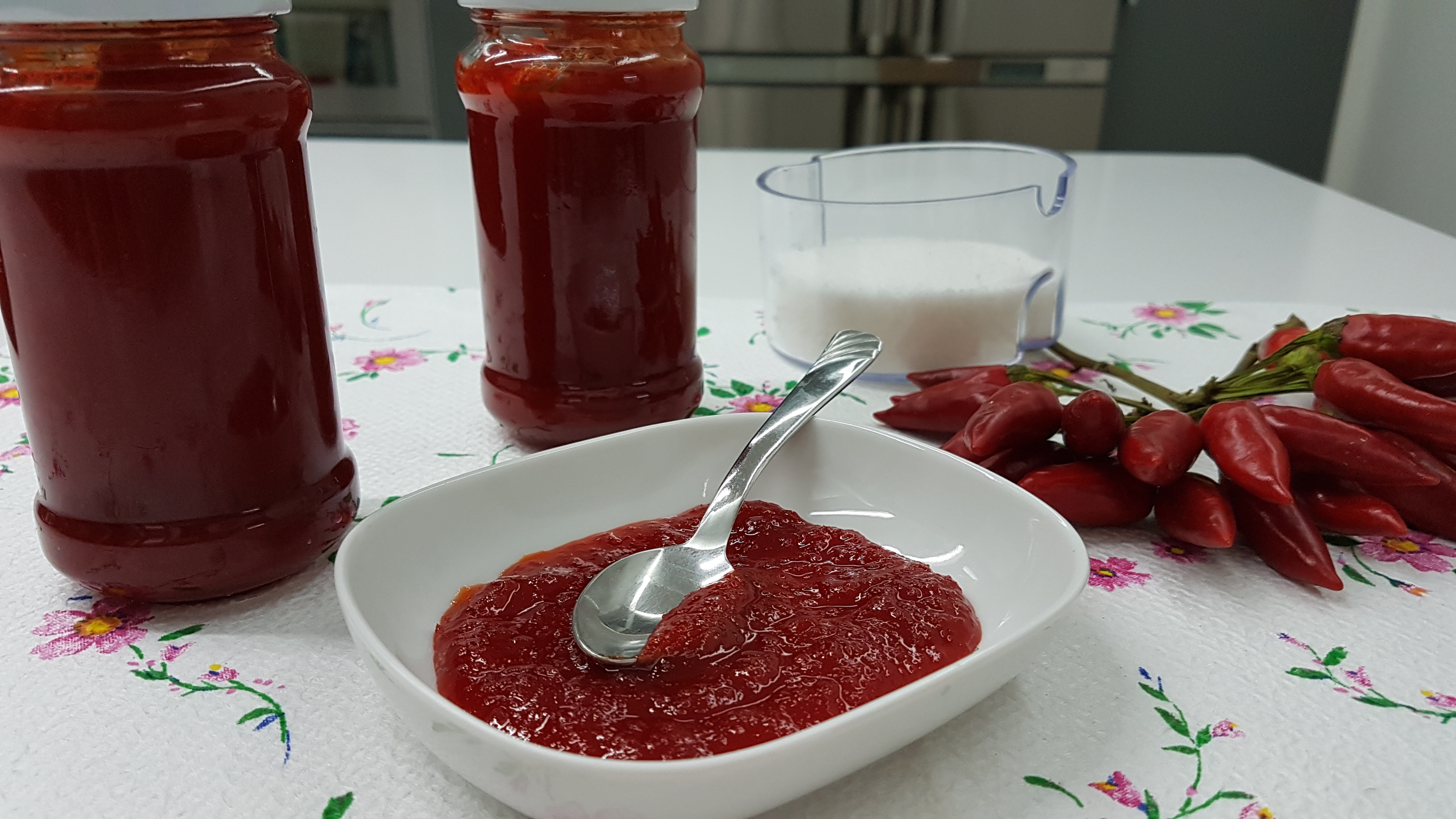 Marmellata di peperoncini piccanti
