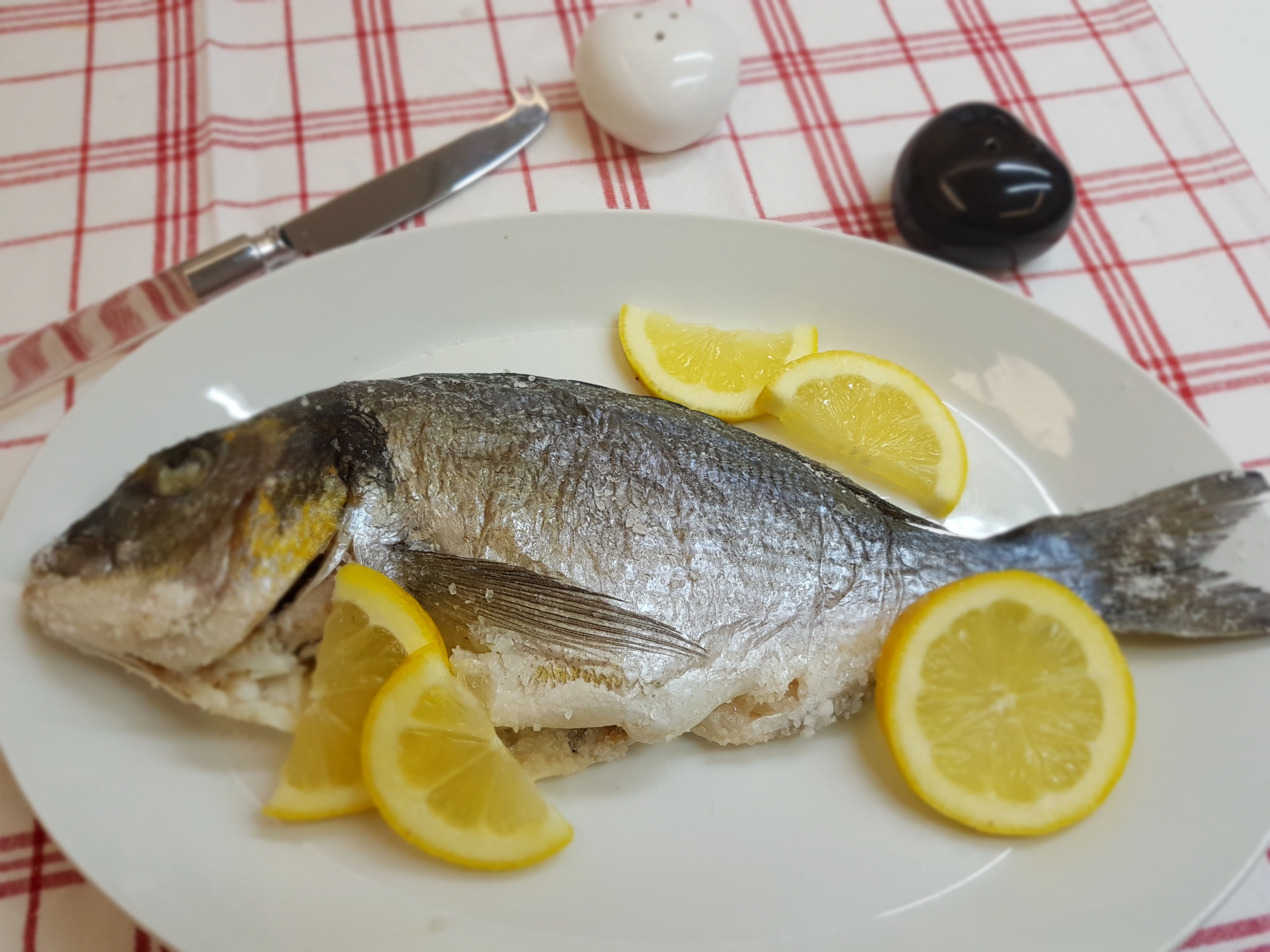 Orate in crosta di sale