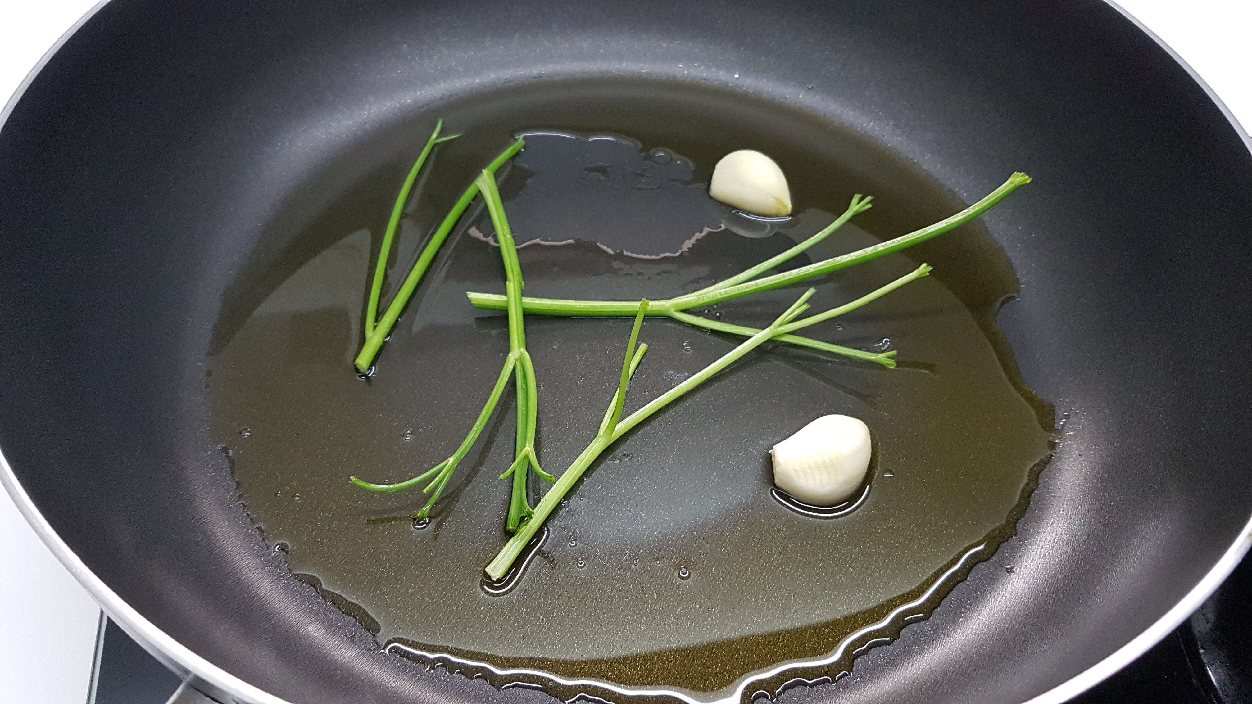 Paccheri con spigola e uova di Capelin