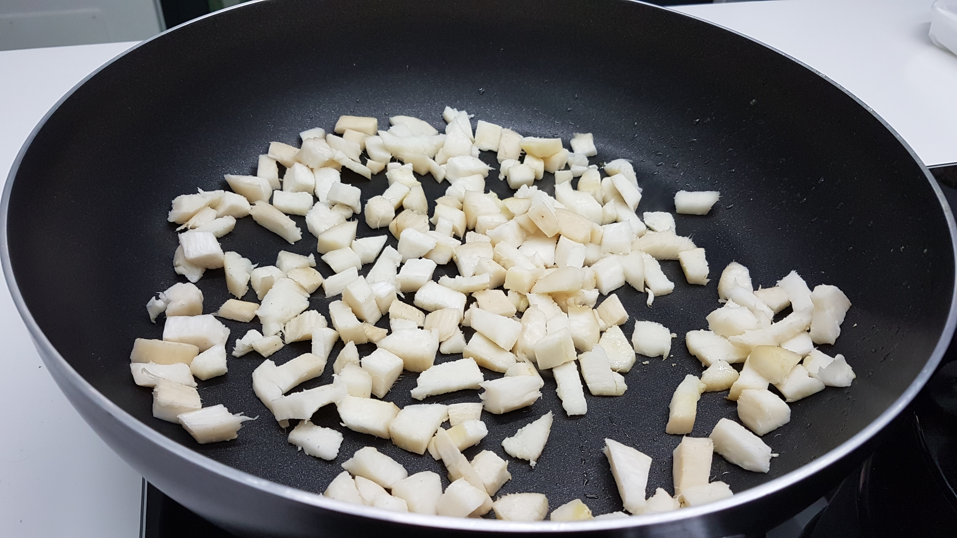 Pappardelle con speck e funghi alla carbonara