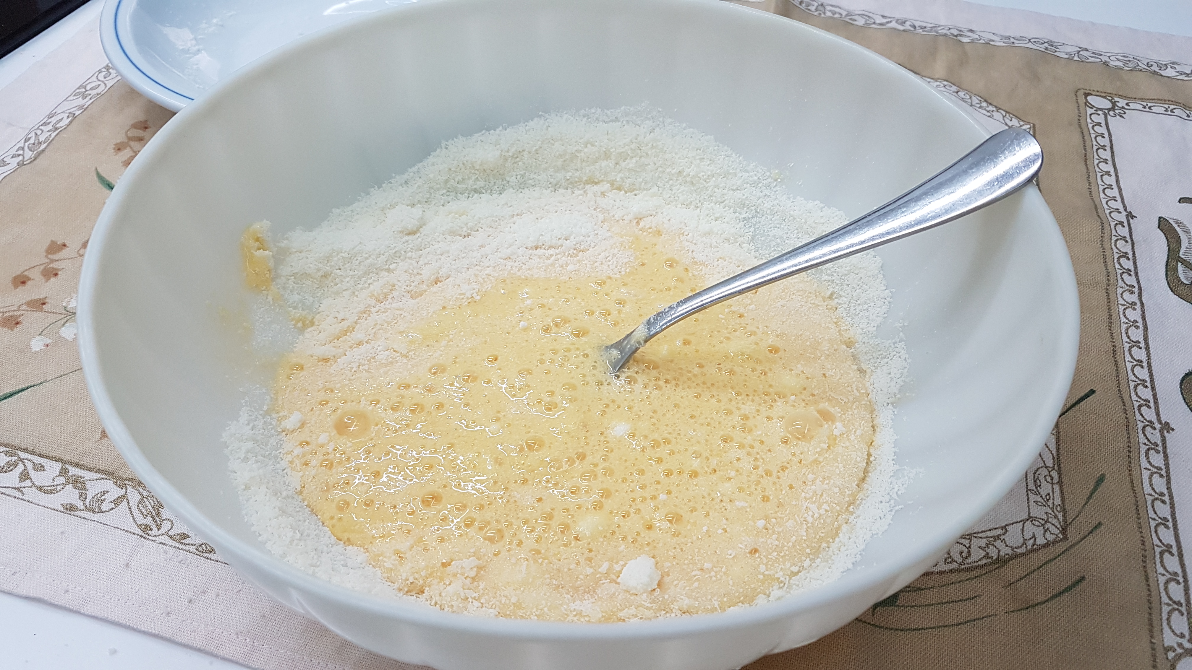 Pappardelle con speck e funghi alla carbonara