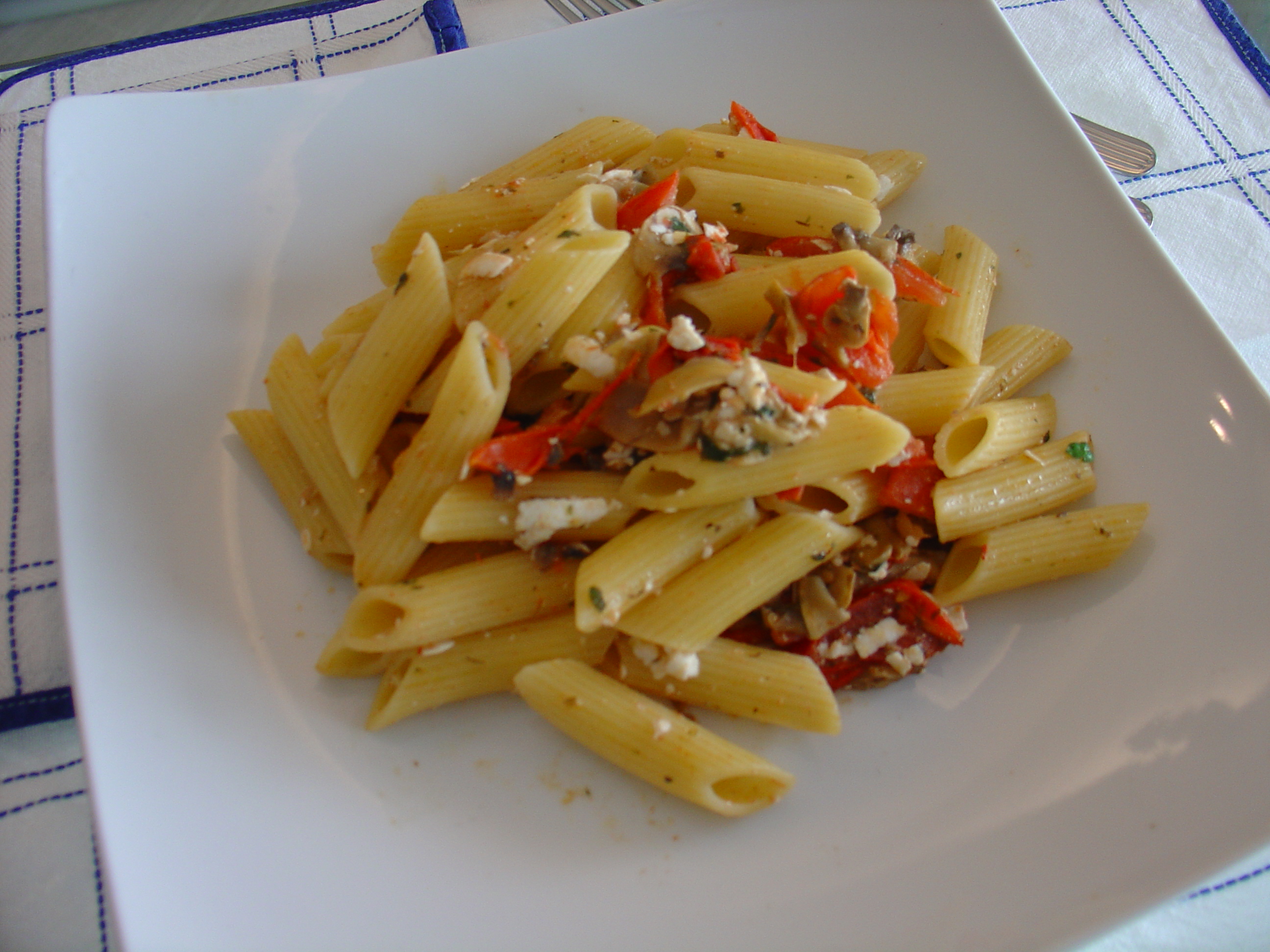 Penne crudaiola con funghi e zenzero