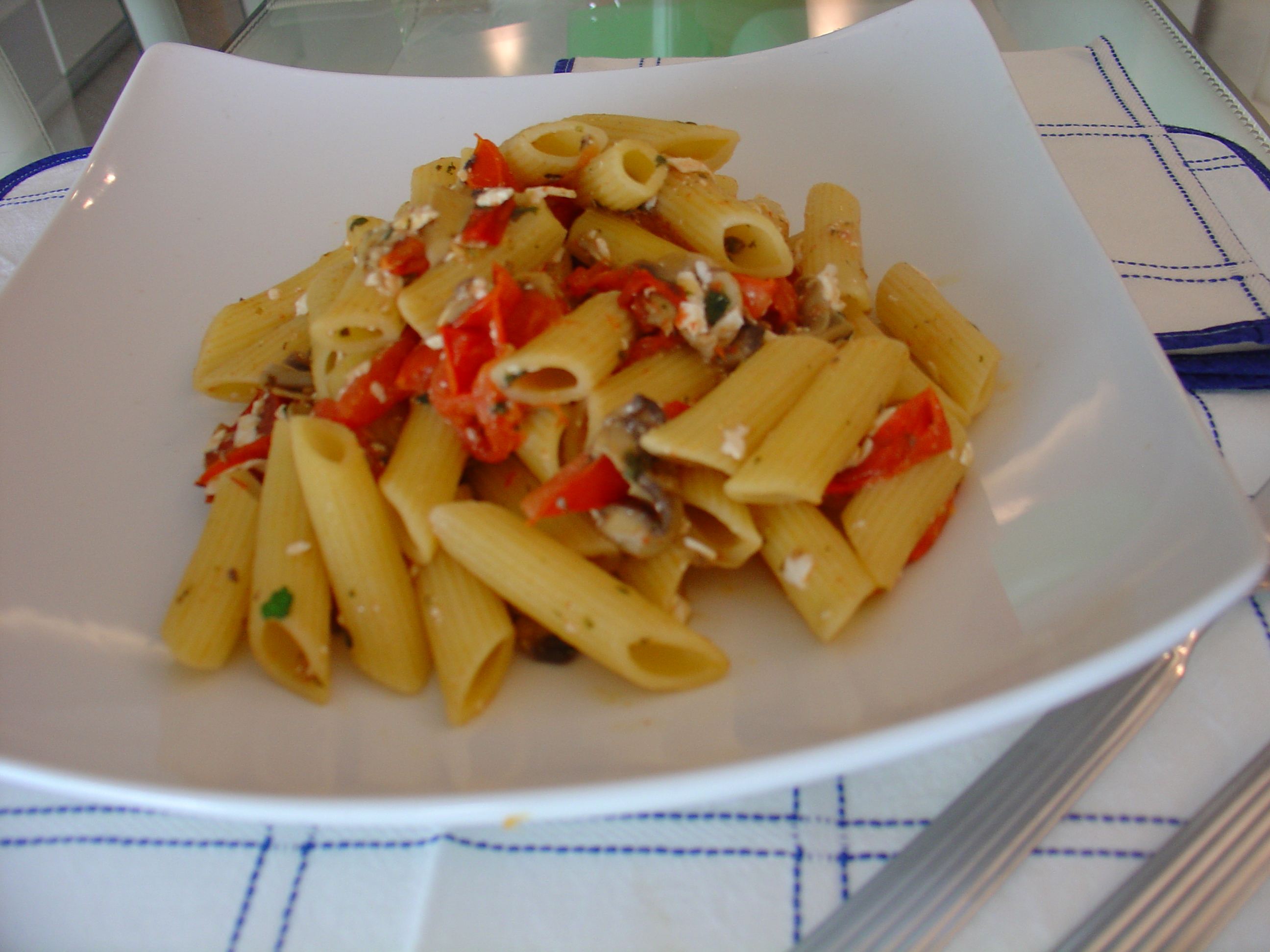 Penne crudaiola con funghi e zenzero