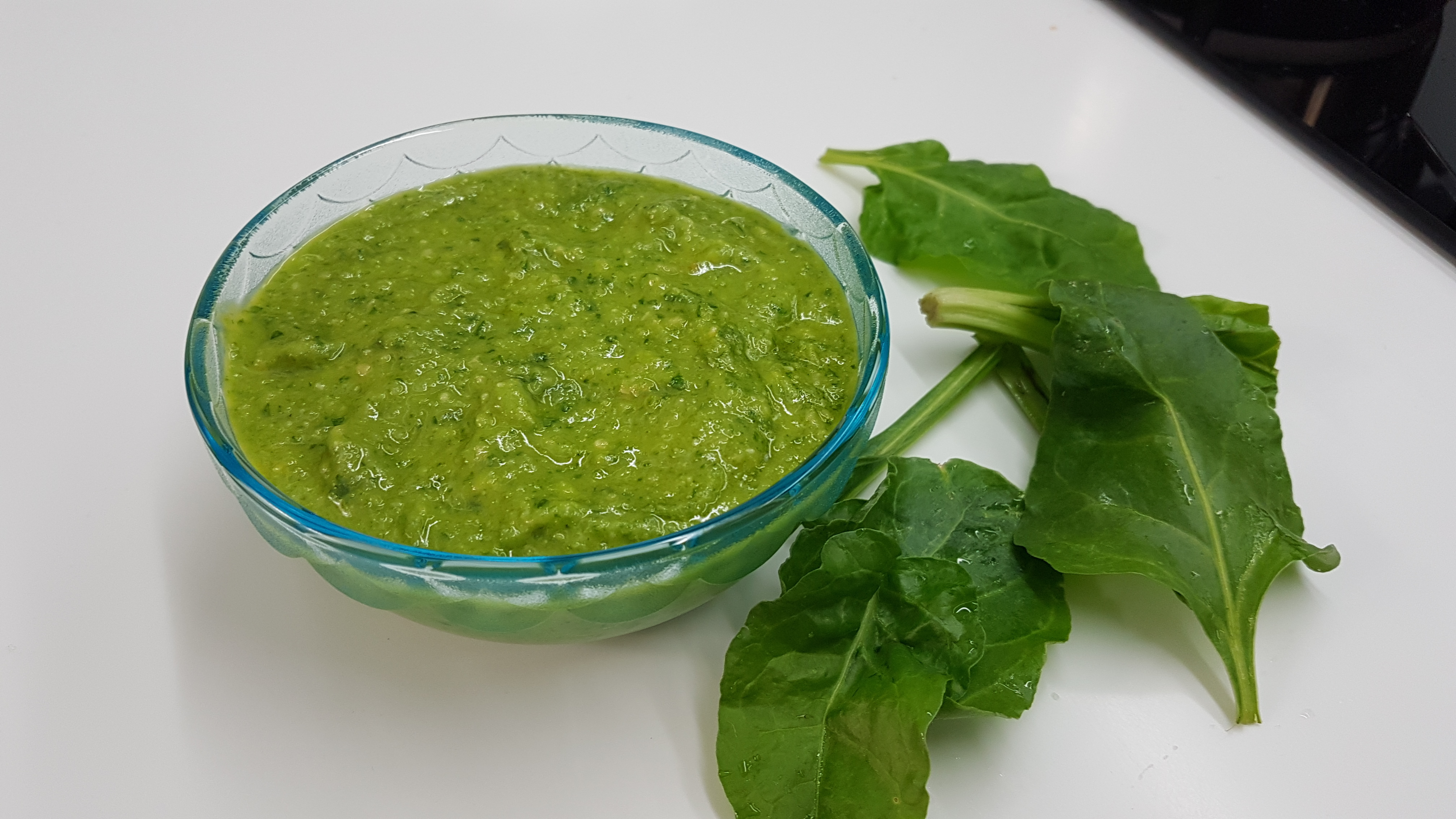 Pesto con spinaci e mandorle Bimby