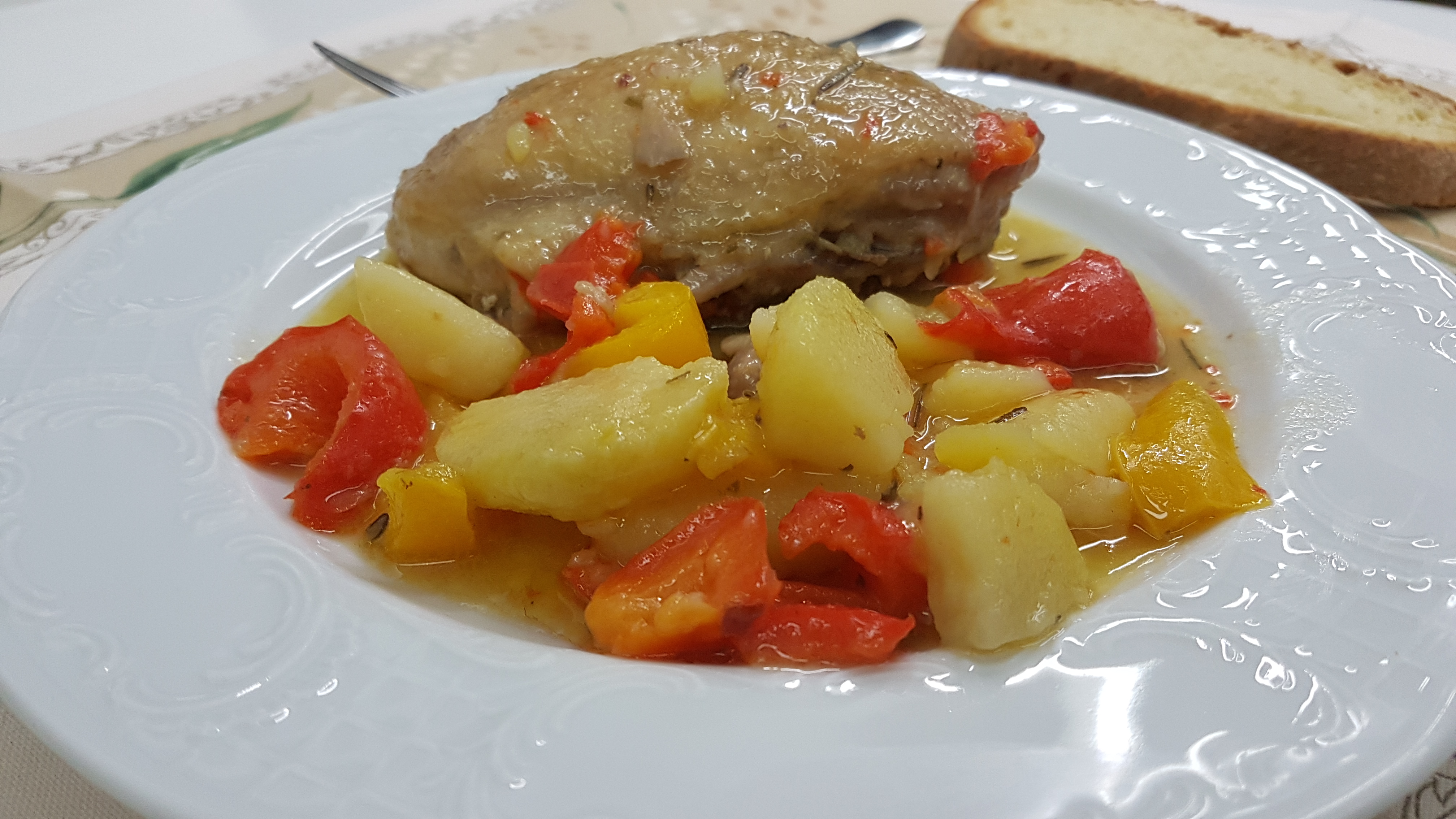 Pollo Agreste con patate e peperoni