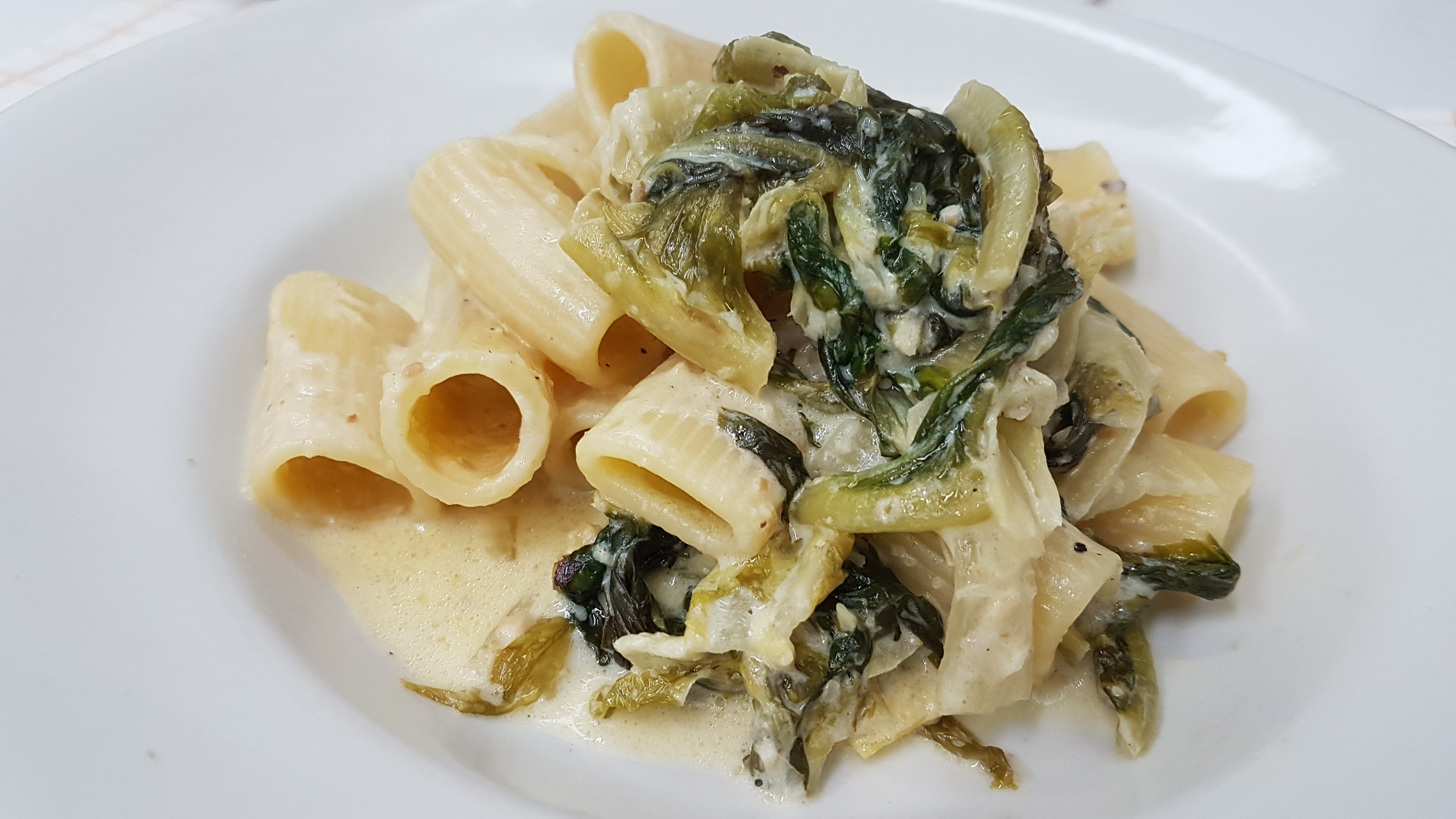 Rigatoni di Gragnano con lattuga