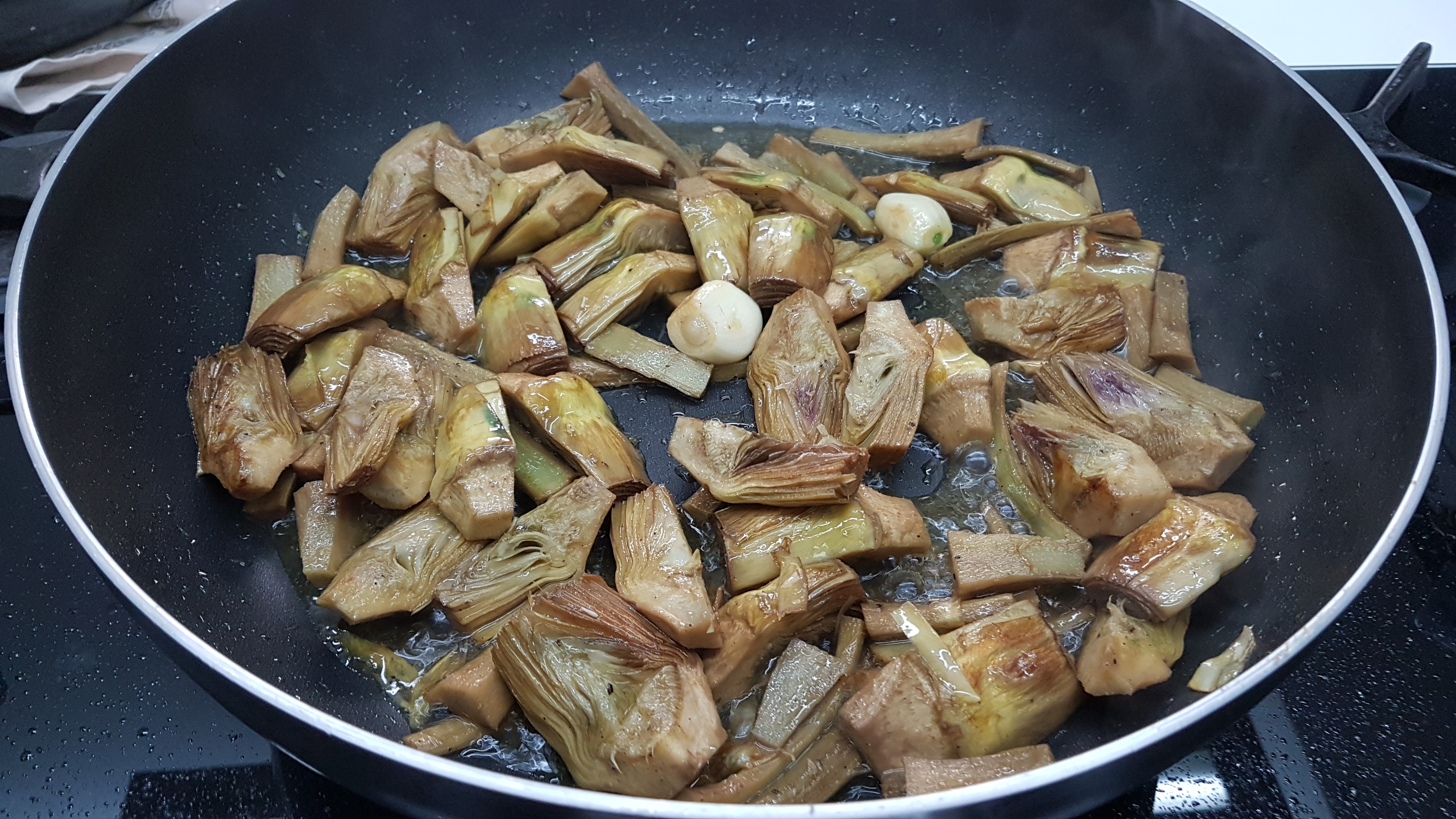 Scaloppine di vitello con carciofi all'arancia