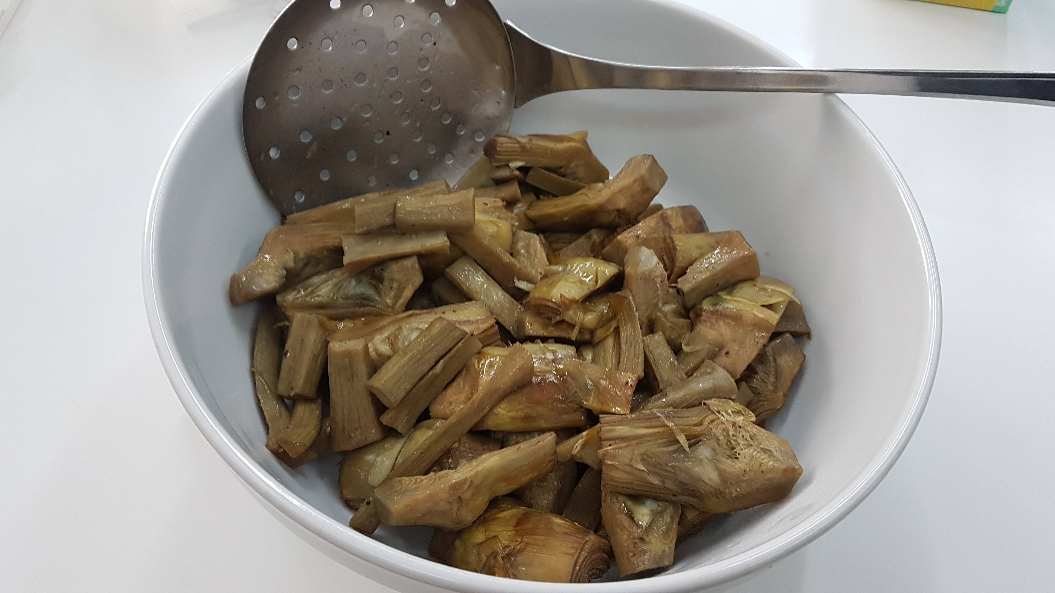 Scaloppine di vitello con carciofi all'arancia