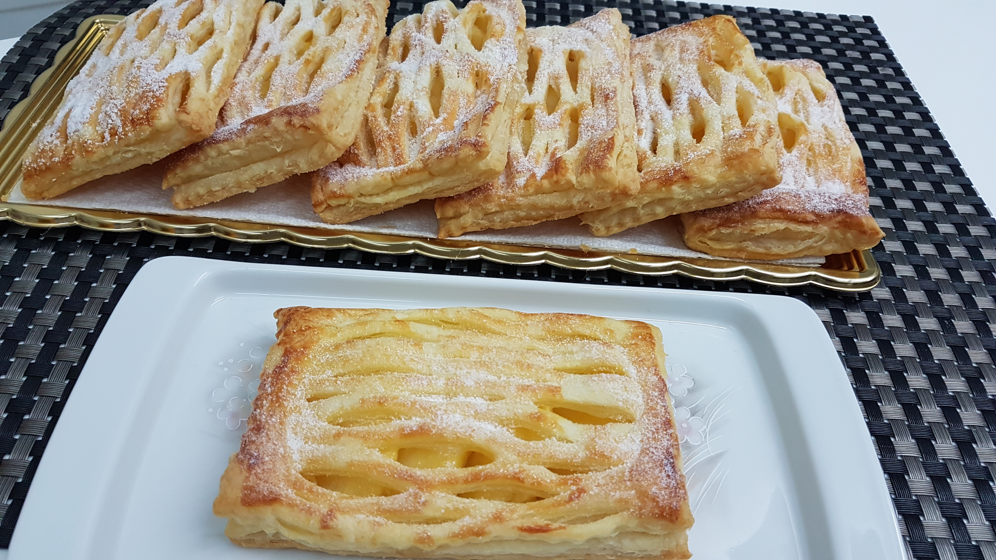 Sfogliatine di mele con crema