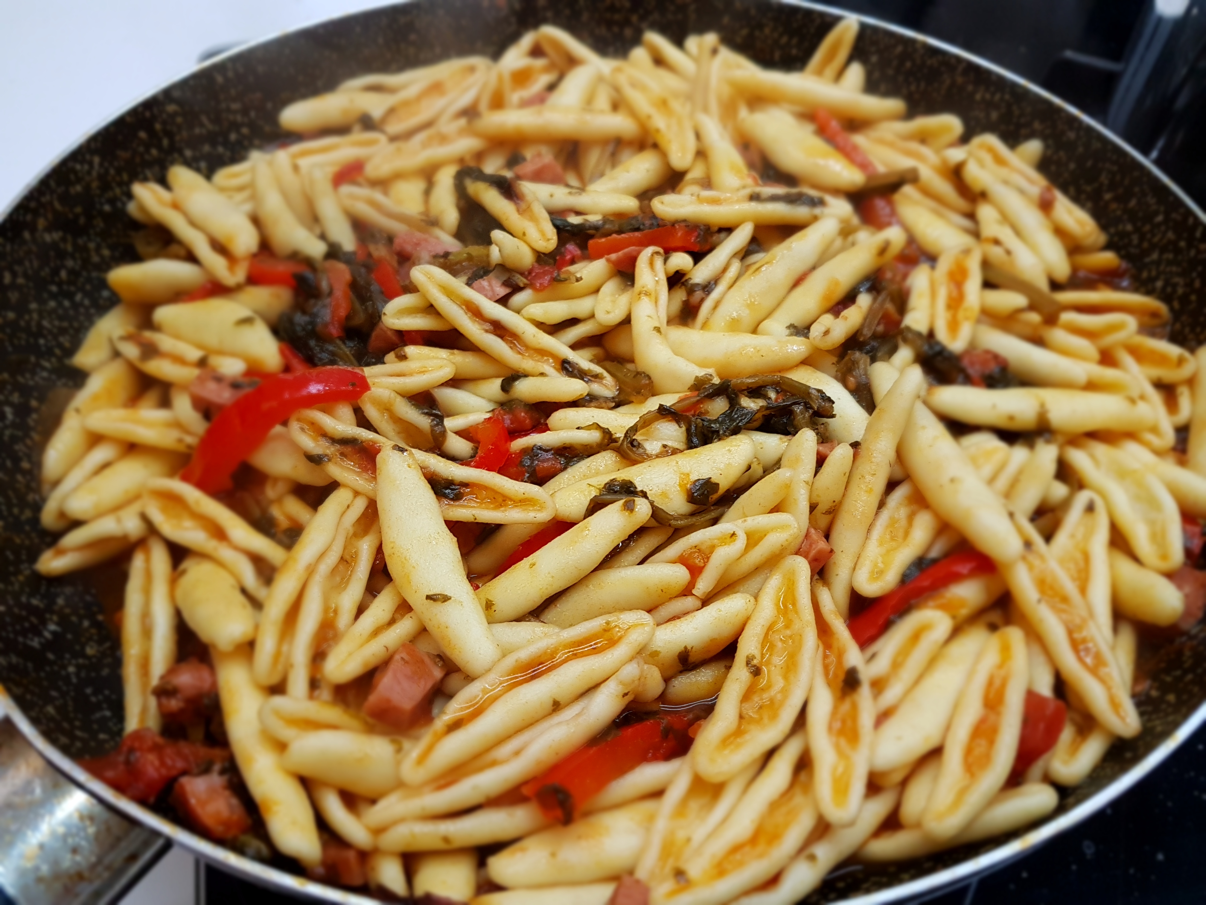 Strascinati con sivoni e salsiccia secca di Minervino