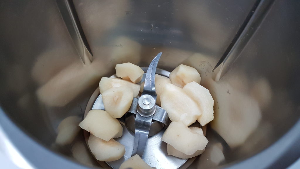 Torta all'acqua con cioccolato e pere ( by Annett )