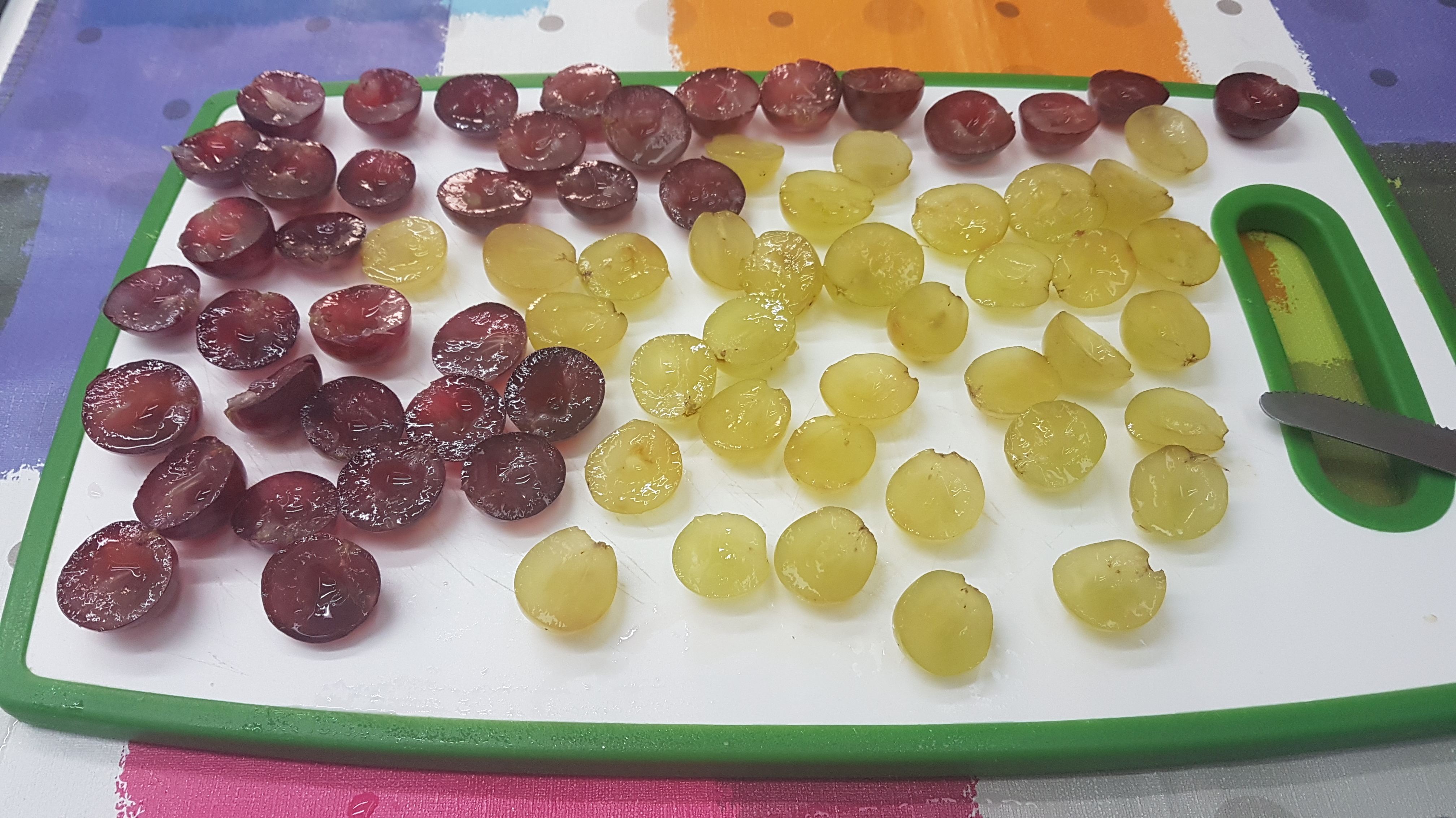 Torta soffice con uva e ricotta