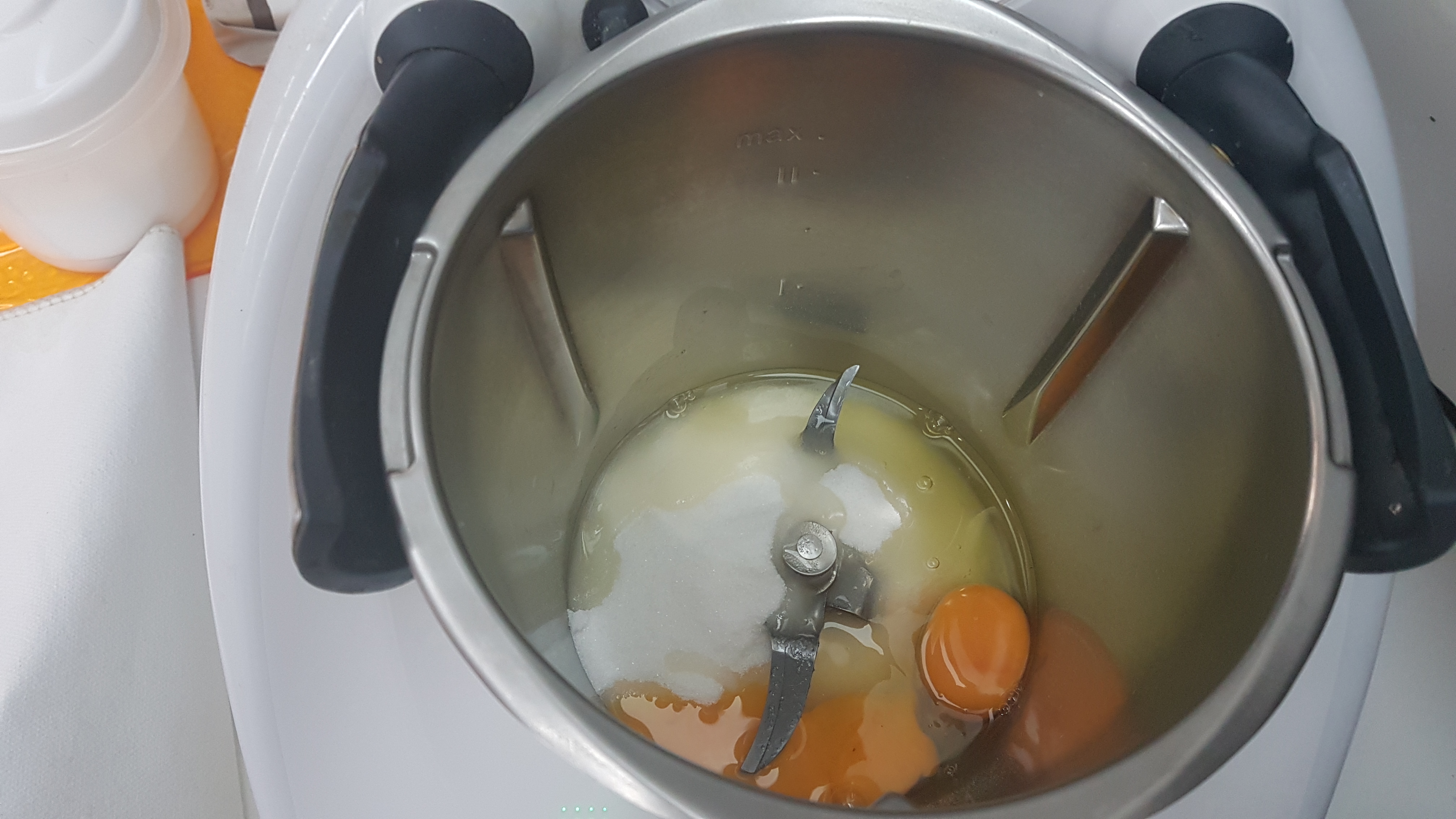 Torta soffice con uva e ricotta