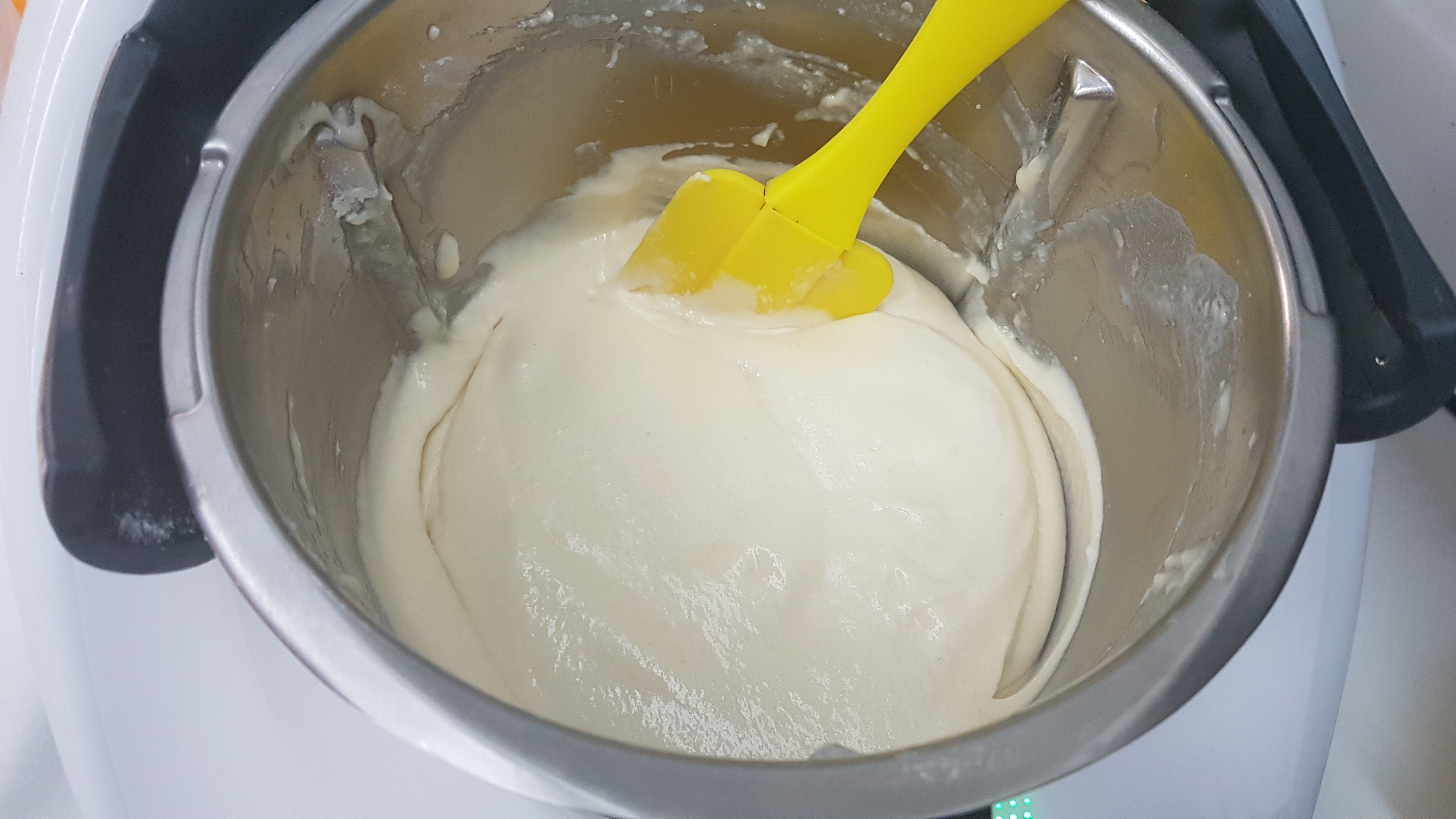 Torta soffice con uva e ricotta