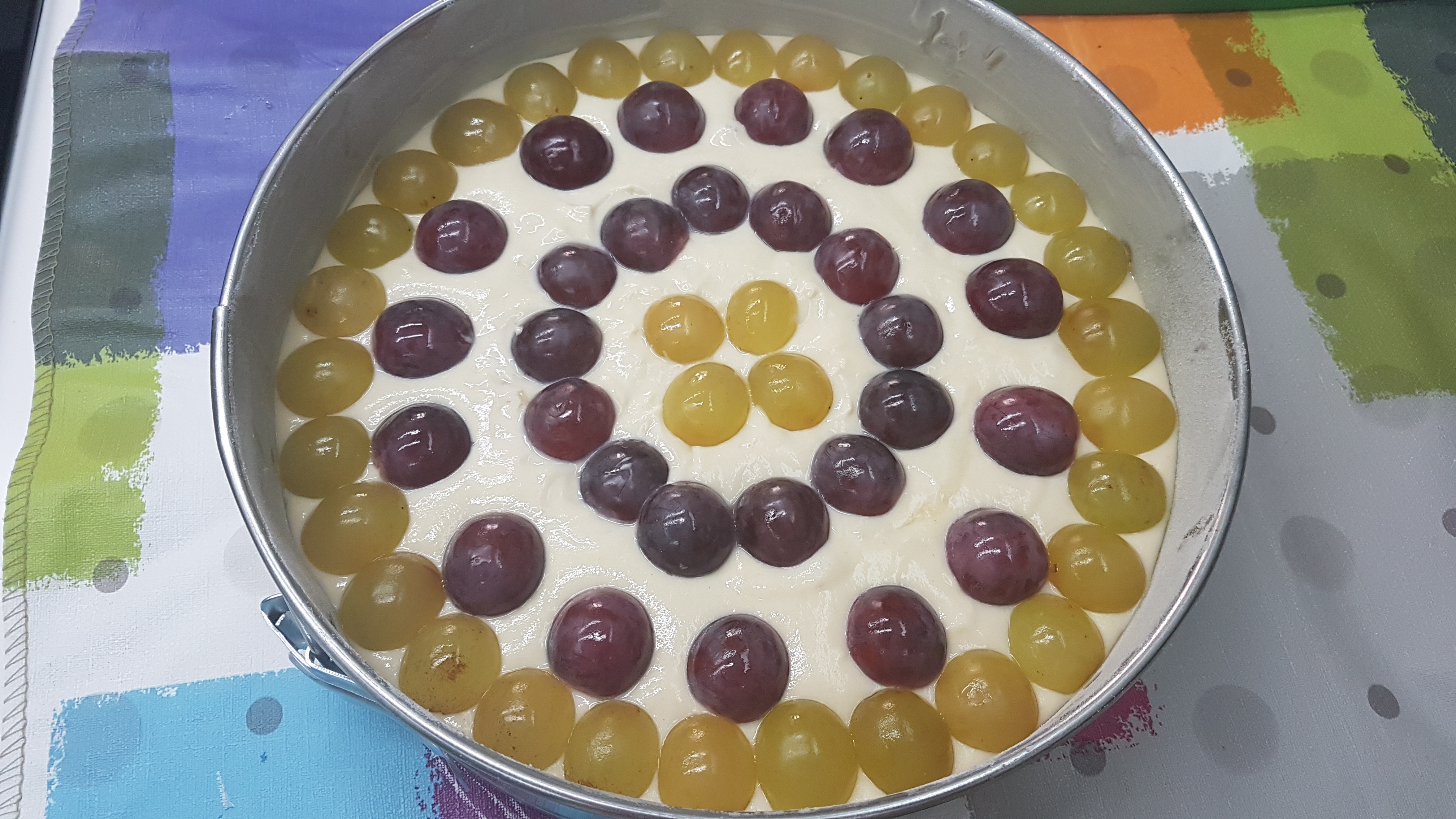 Torta soffice con uva e ricotta